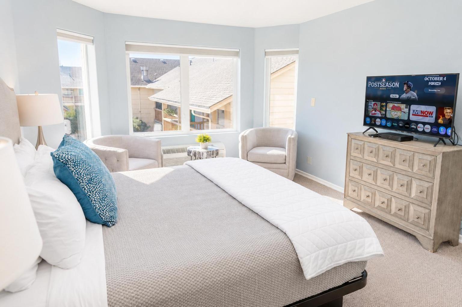 King Room Partial Ocean View Pet Friendly