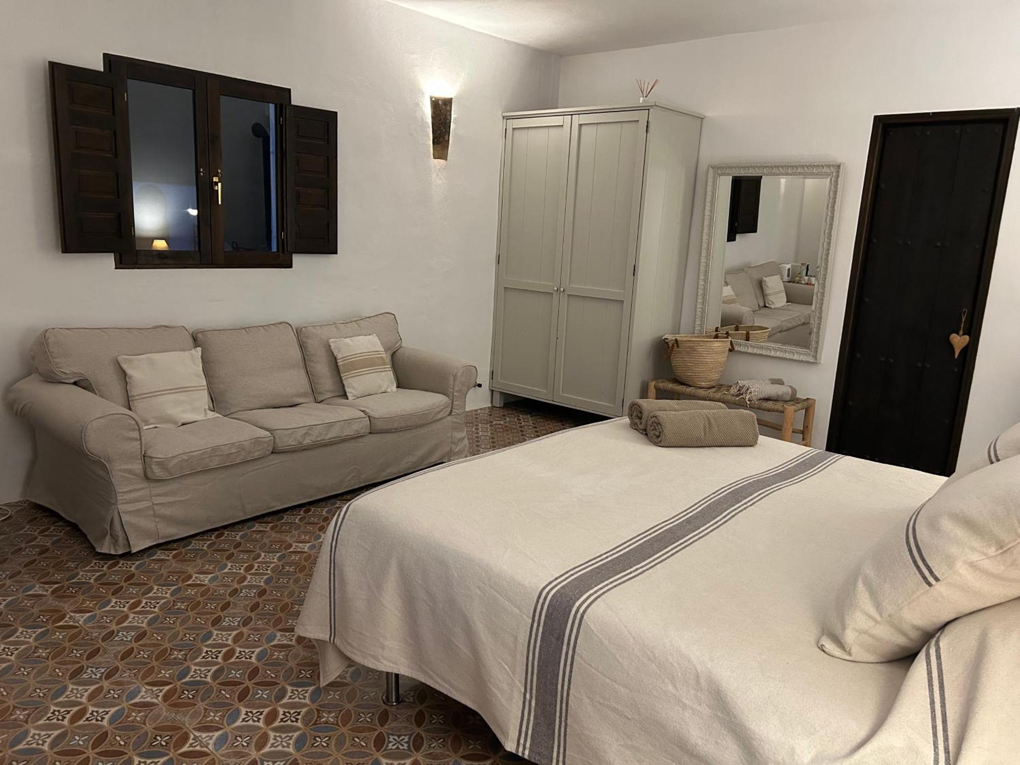 Double or Twin Room Private Bathroom
