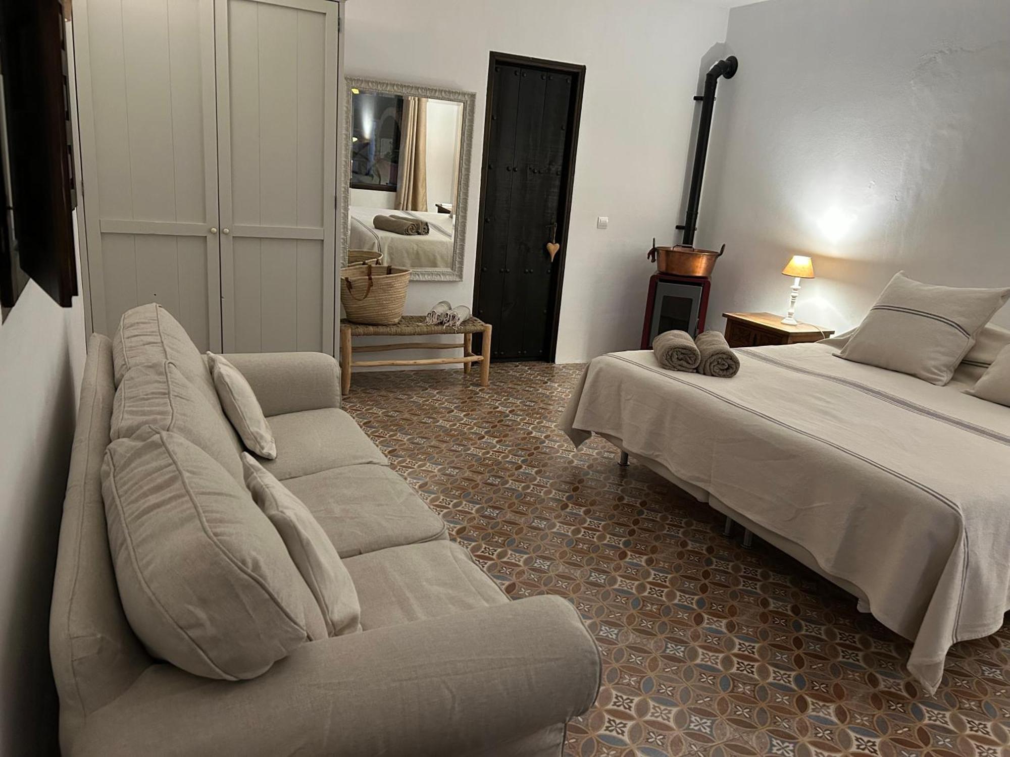 Double or Twin Room Private Bathroom