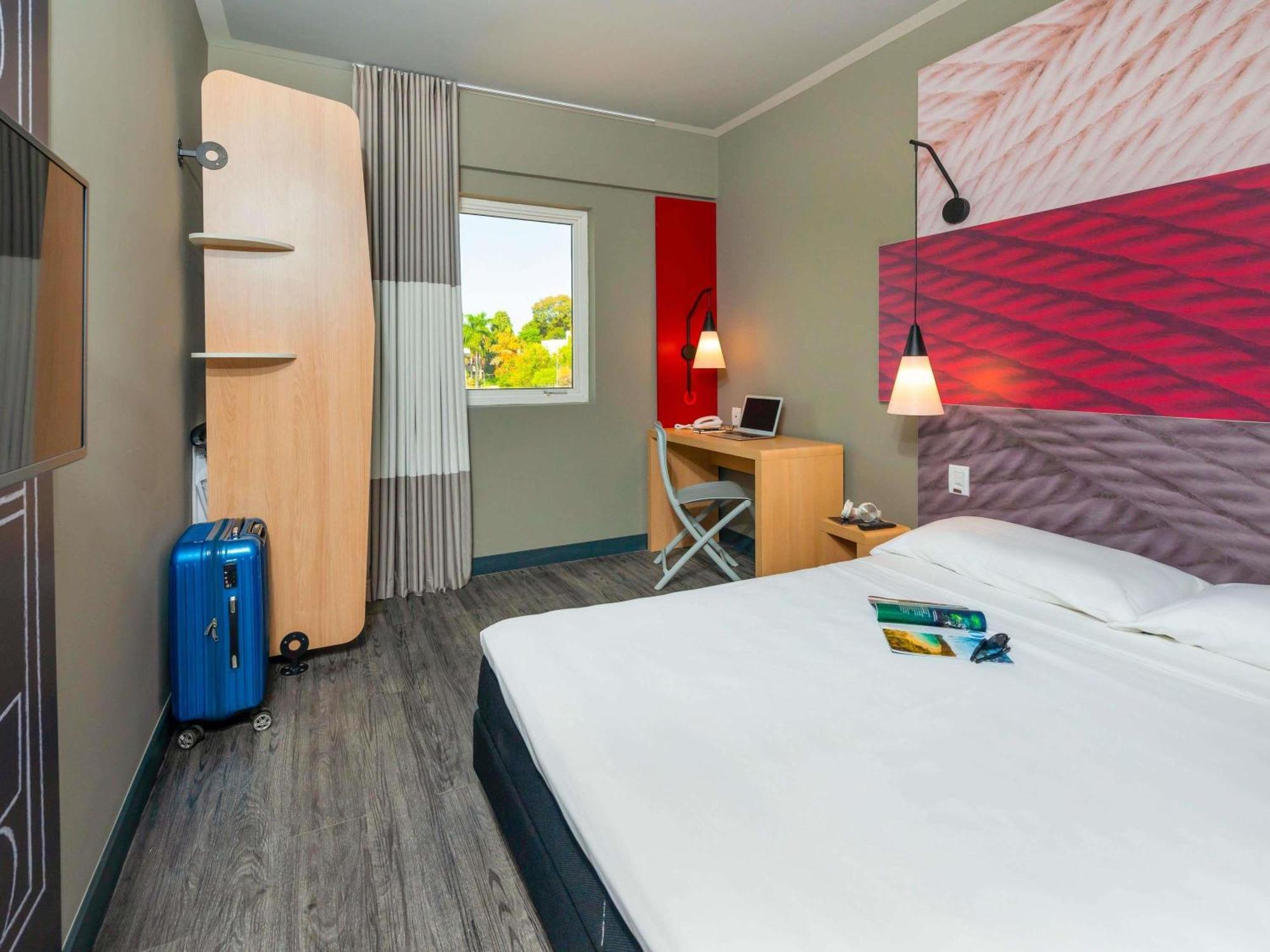 Standard Room Accessible