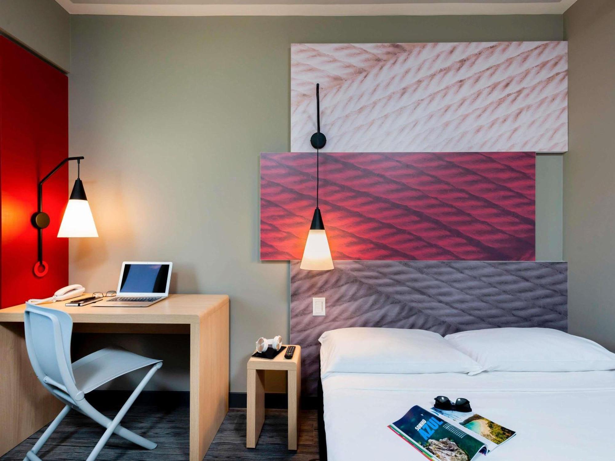 Standard Room Accessible
