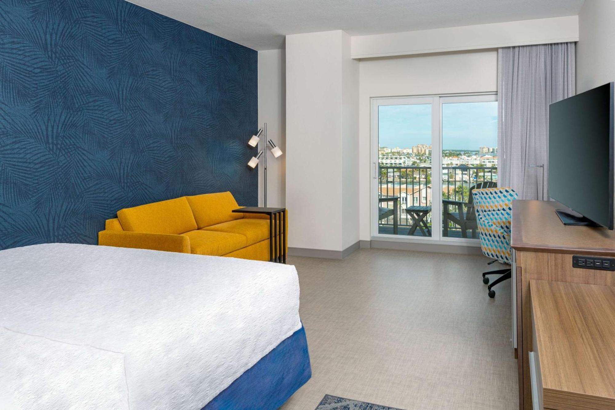 King Room Sofa Bed City View