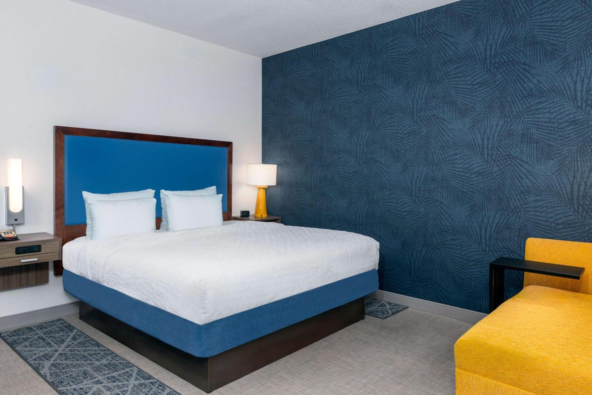 King Room Hearing Accessible Beach View Non-Smoking