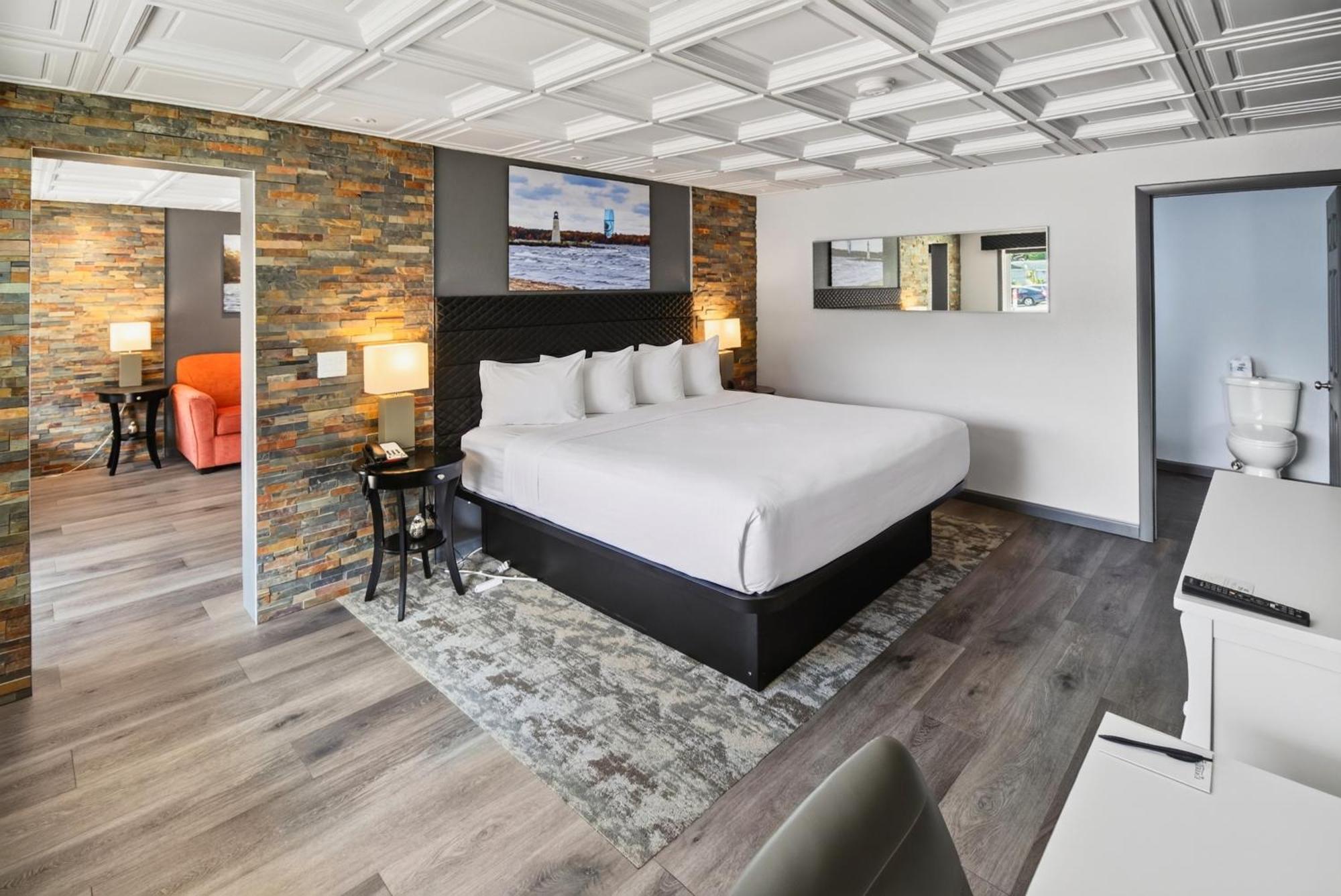 Standard King Suite