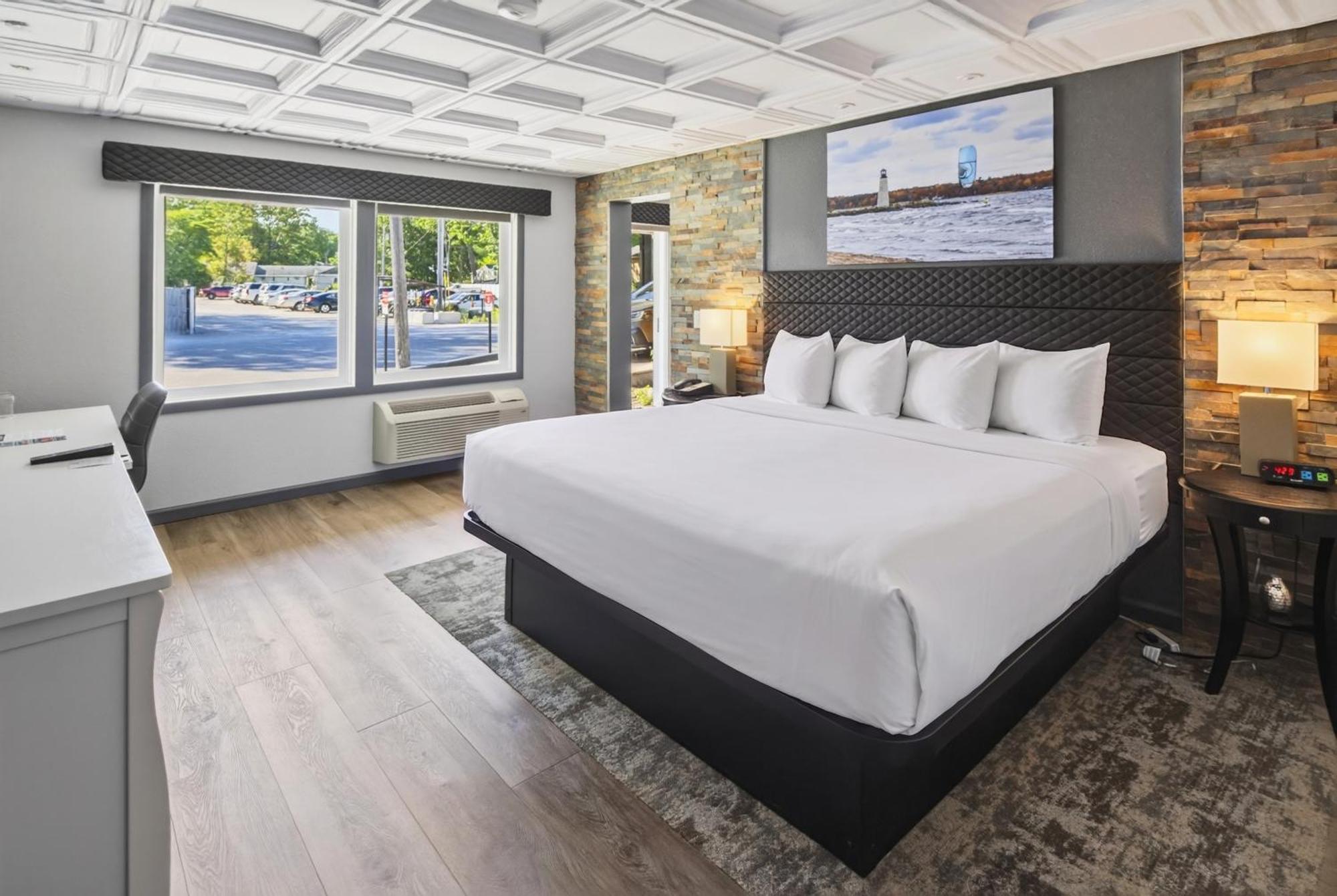 Standard King Suite