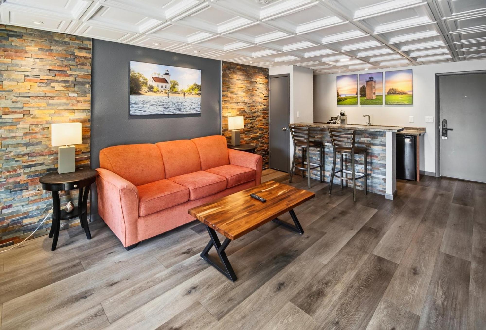 Standard King Suite