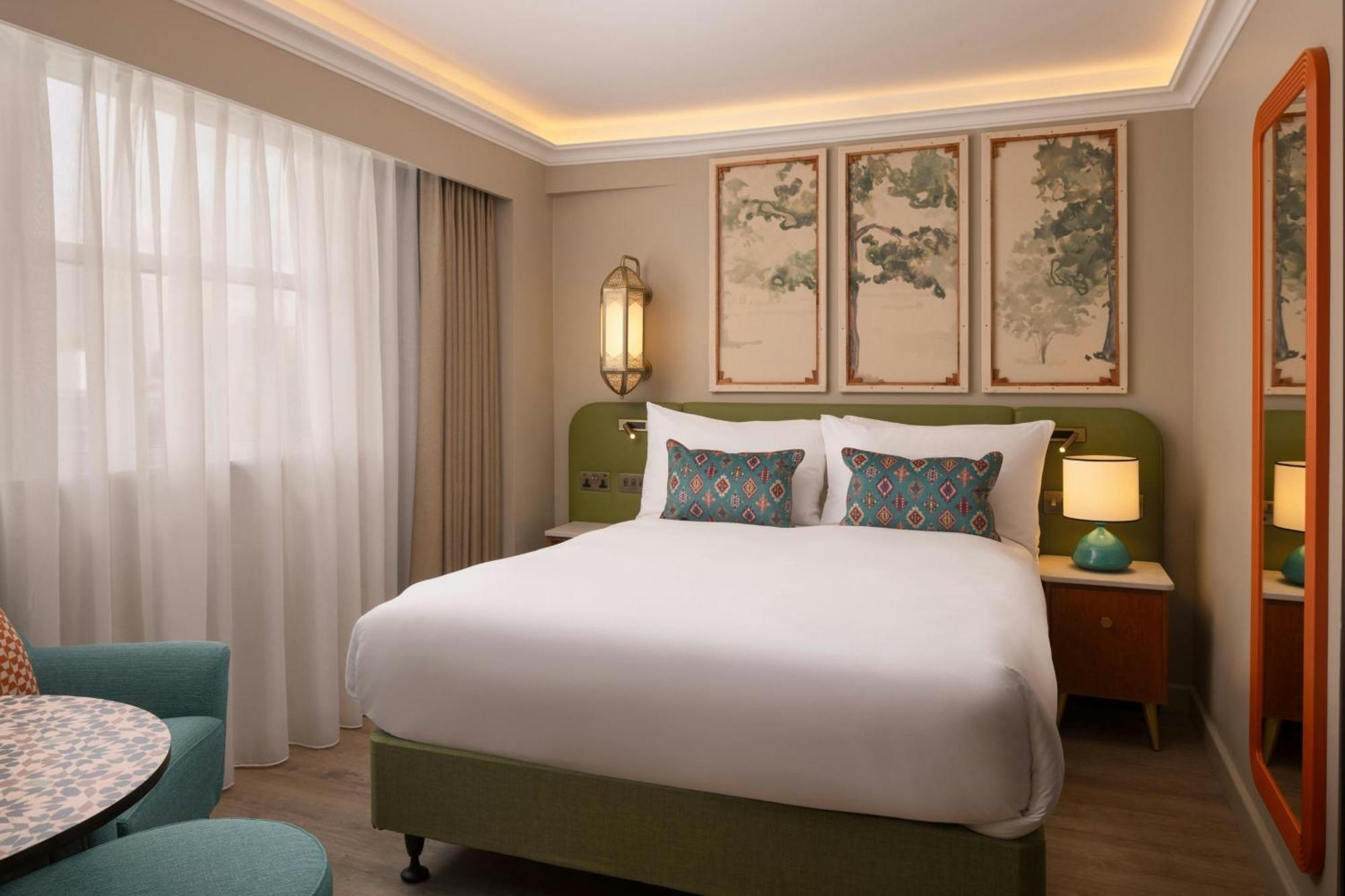 Deluxe King Room City View