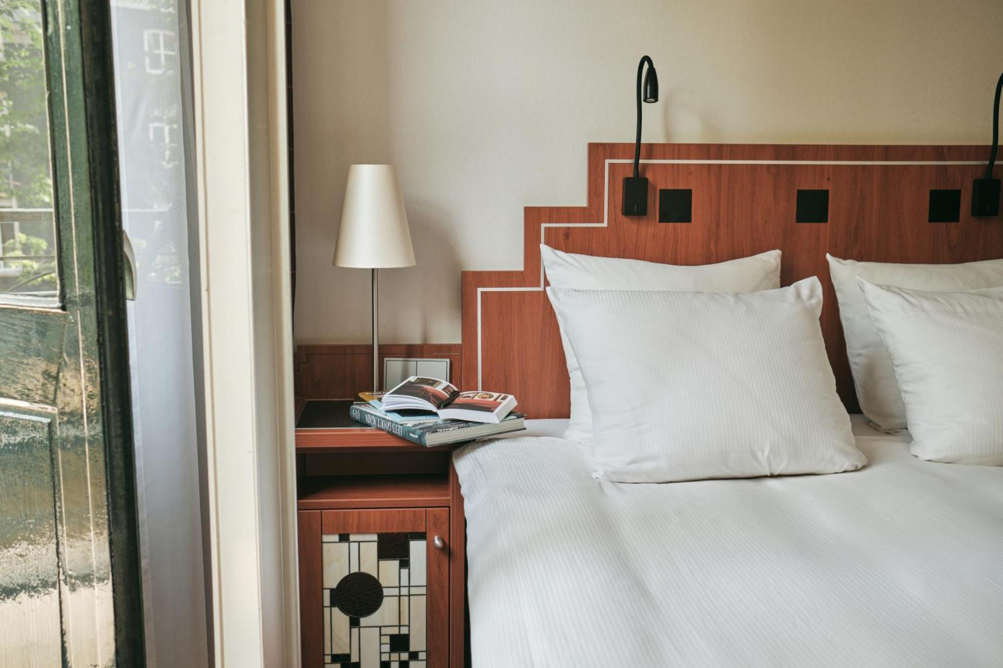 Comfy room canal view