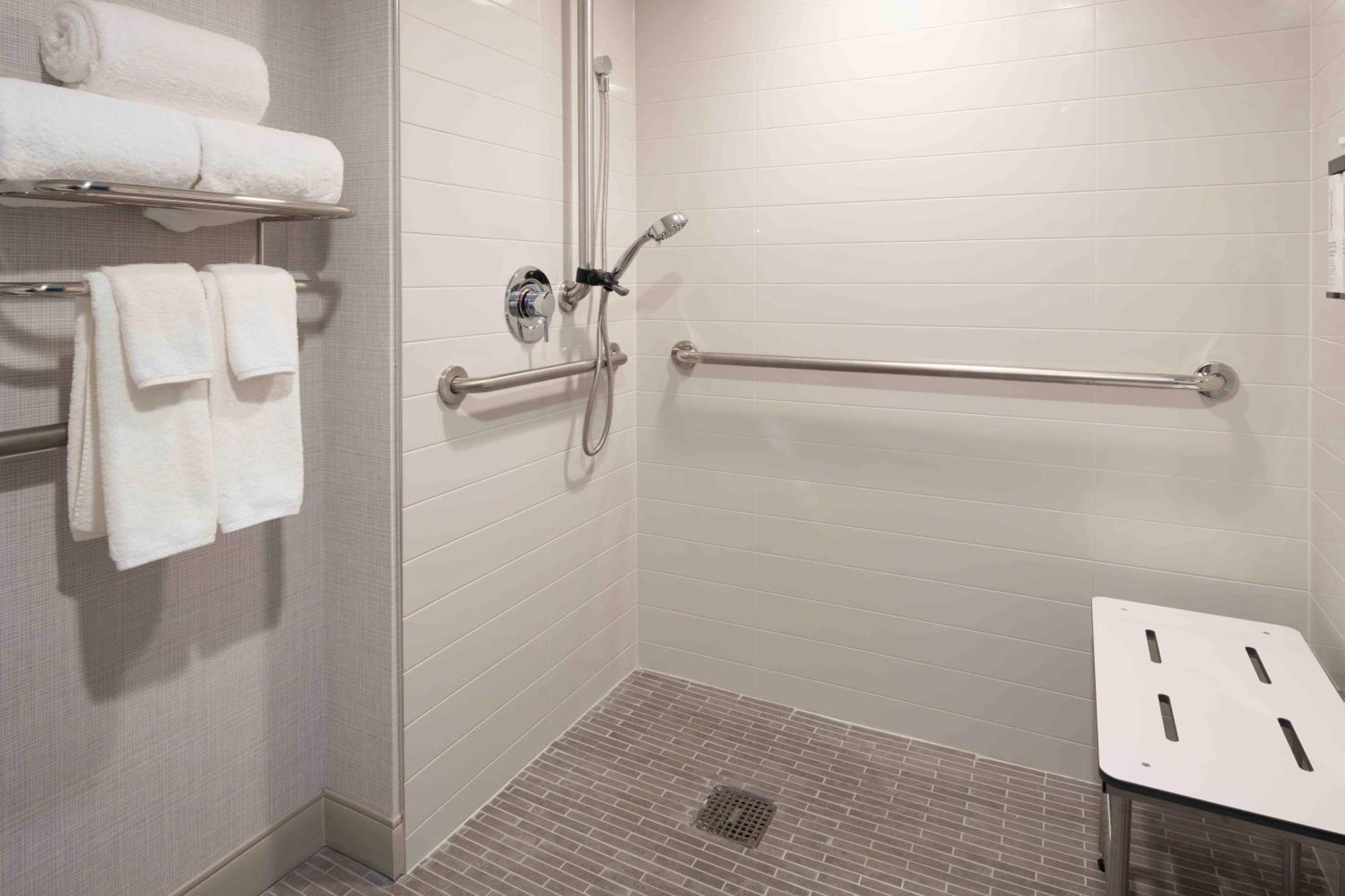 King Room Sofa Bed Roll Shower Disability Access