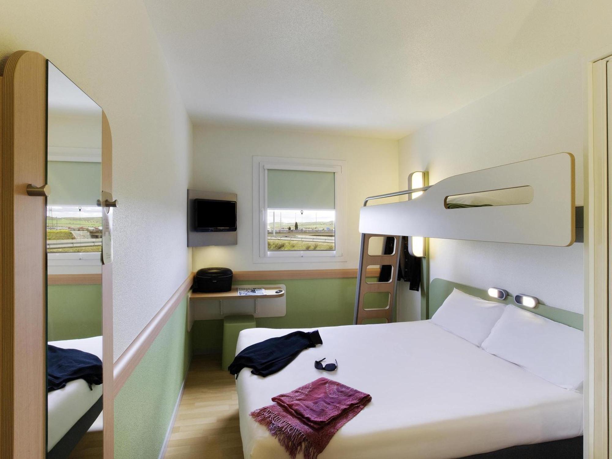 Double Room Extra Bunk Bed
