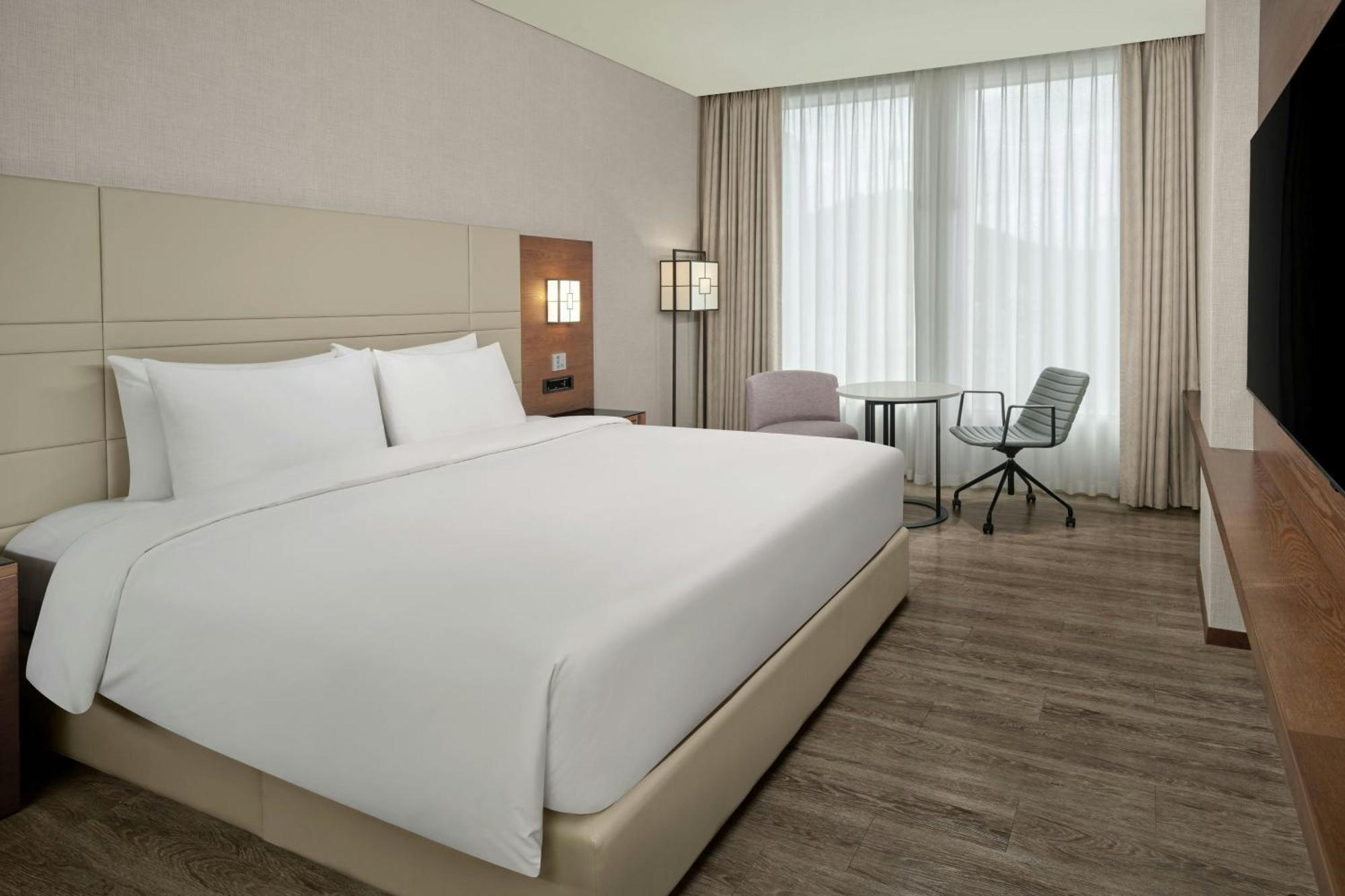 Guest Room 1 King