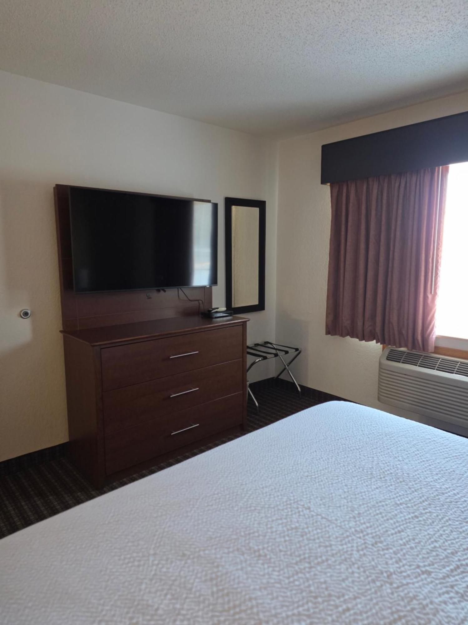 Deluxe King Suite