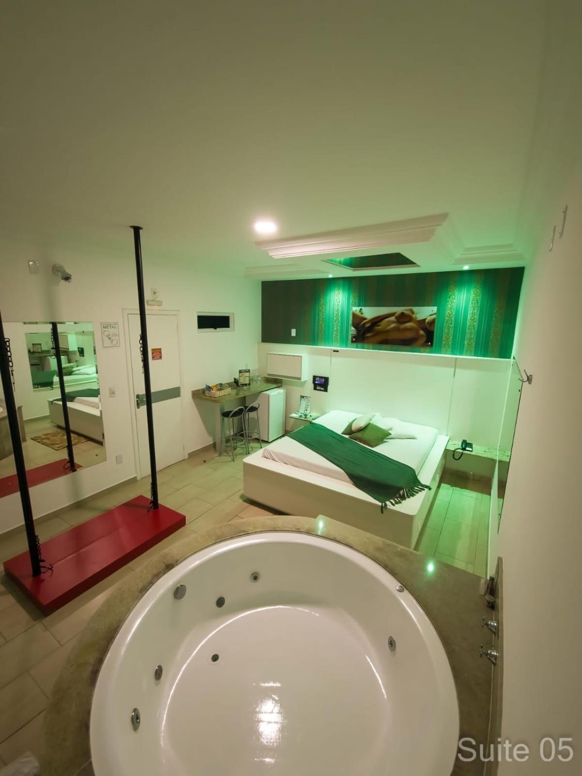 Studio Spa Bath