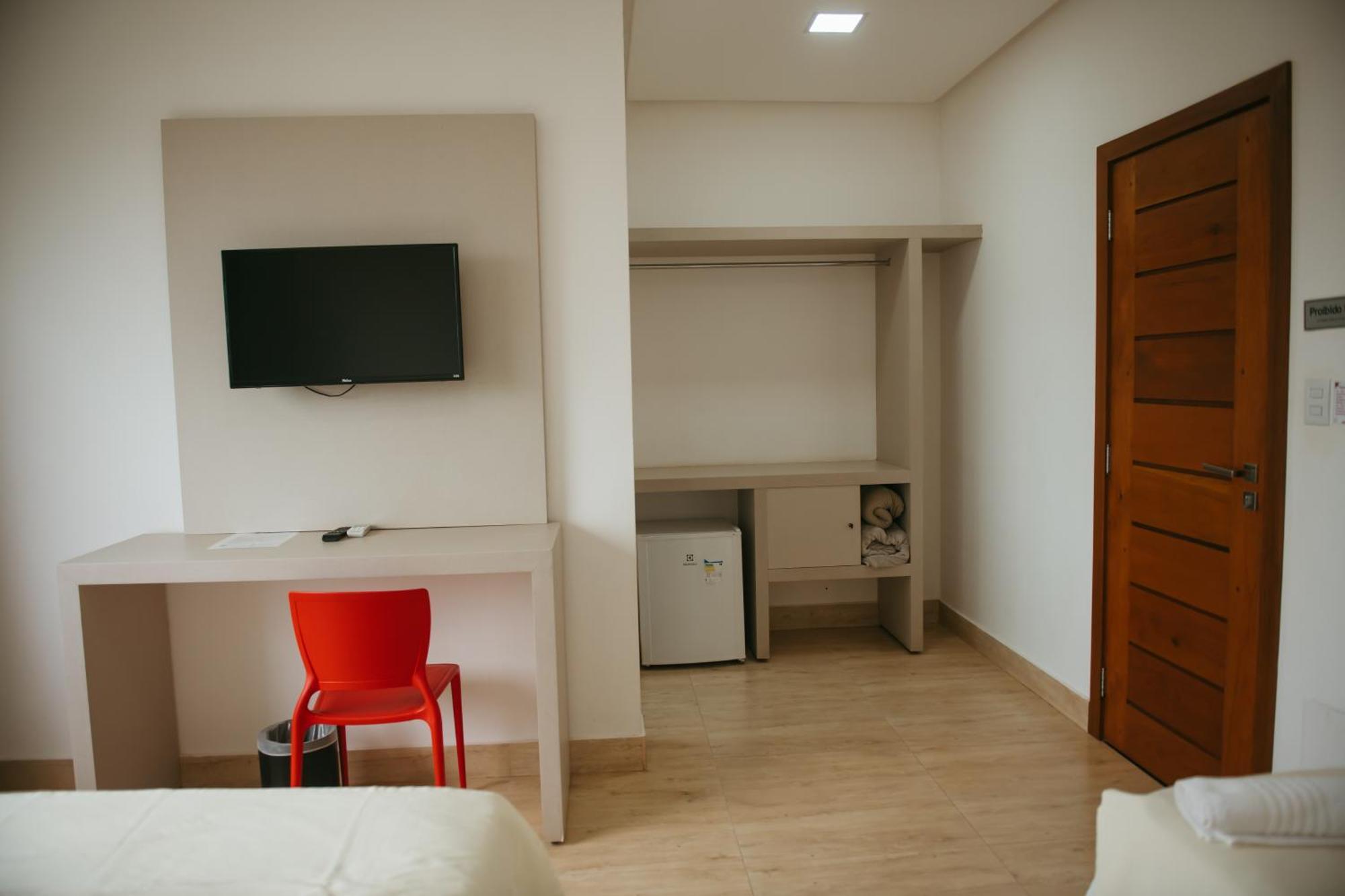 Deluxe Queen Suite