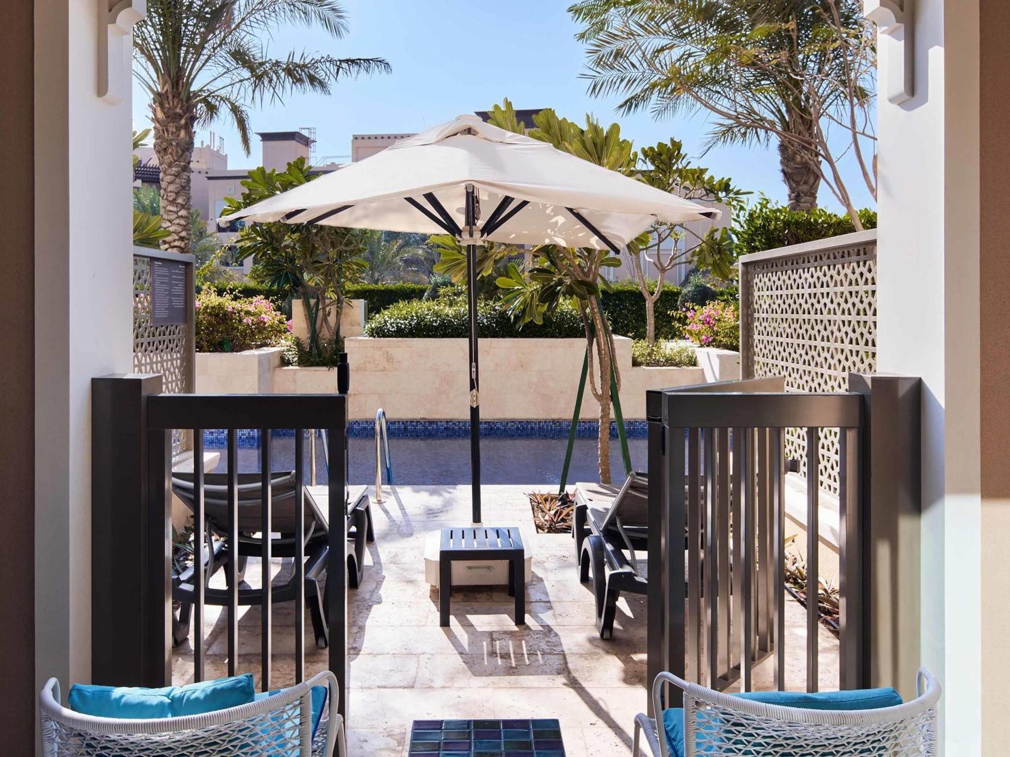 Premium King Room Pool Access