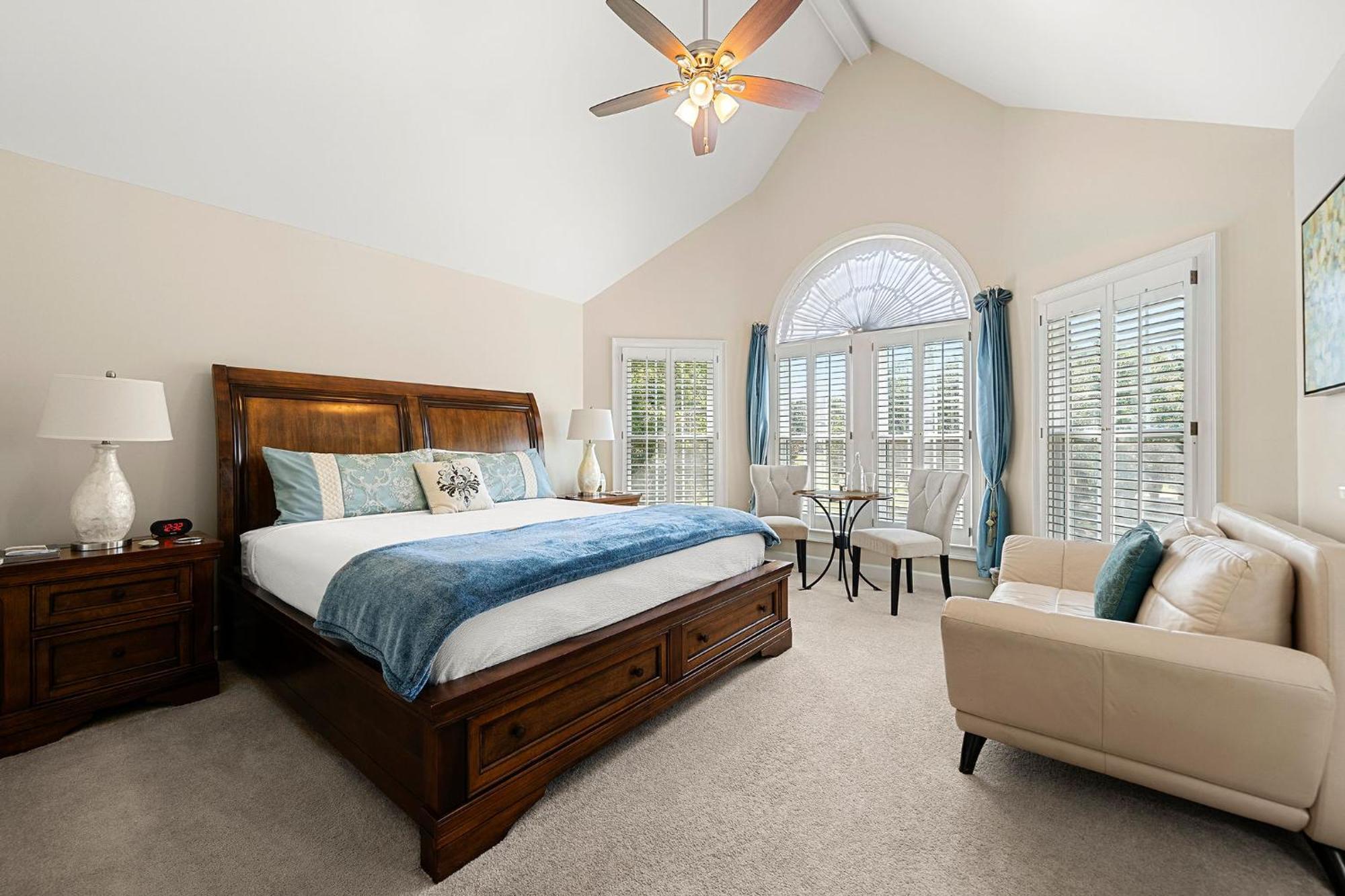 Deluxe King Room