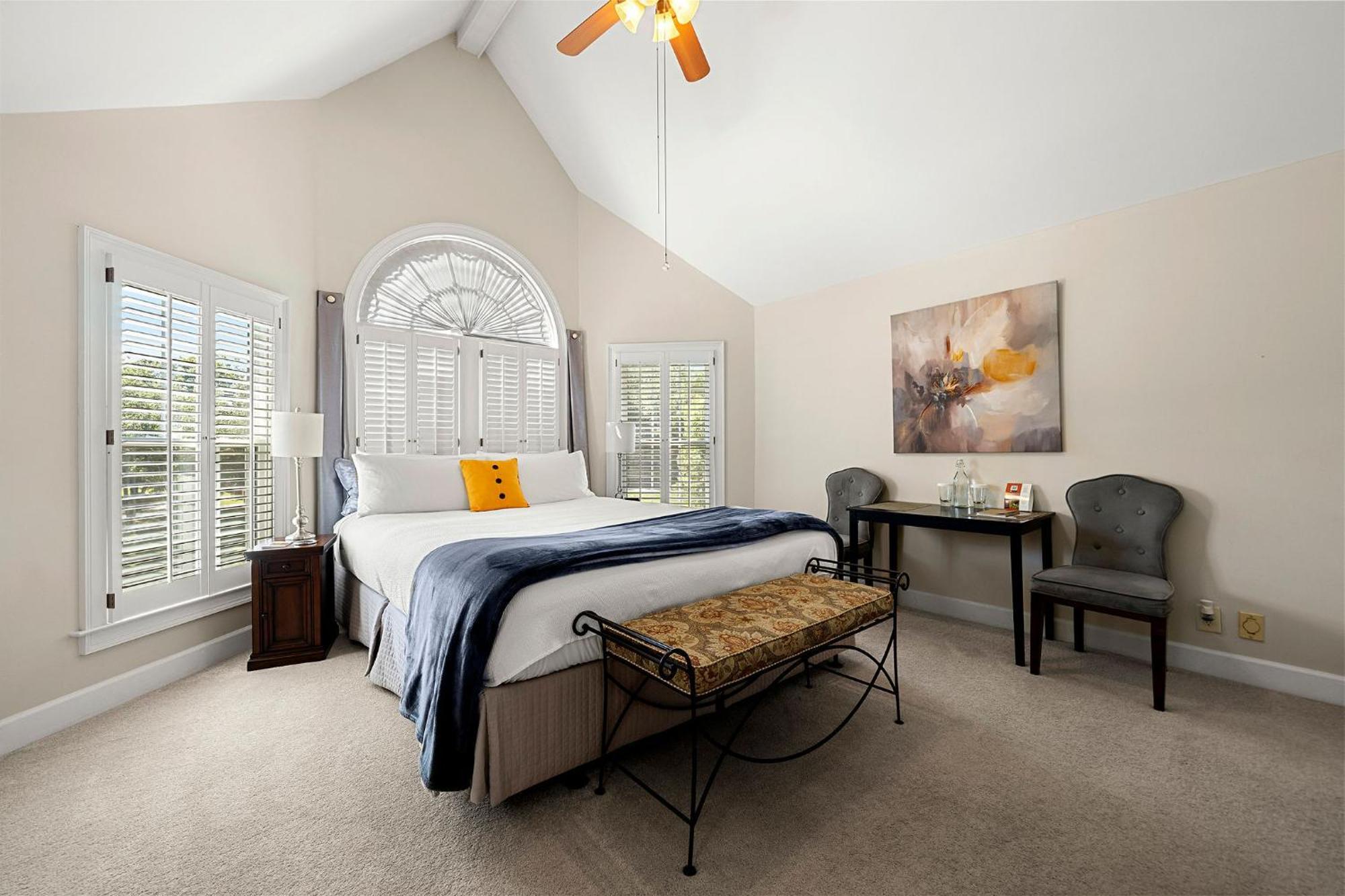 Deluxe King Room