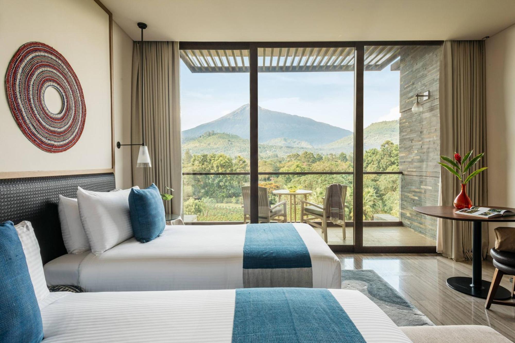 Deluxe Room Mount Meru View