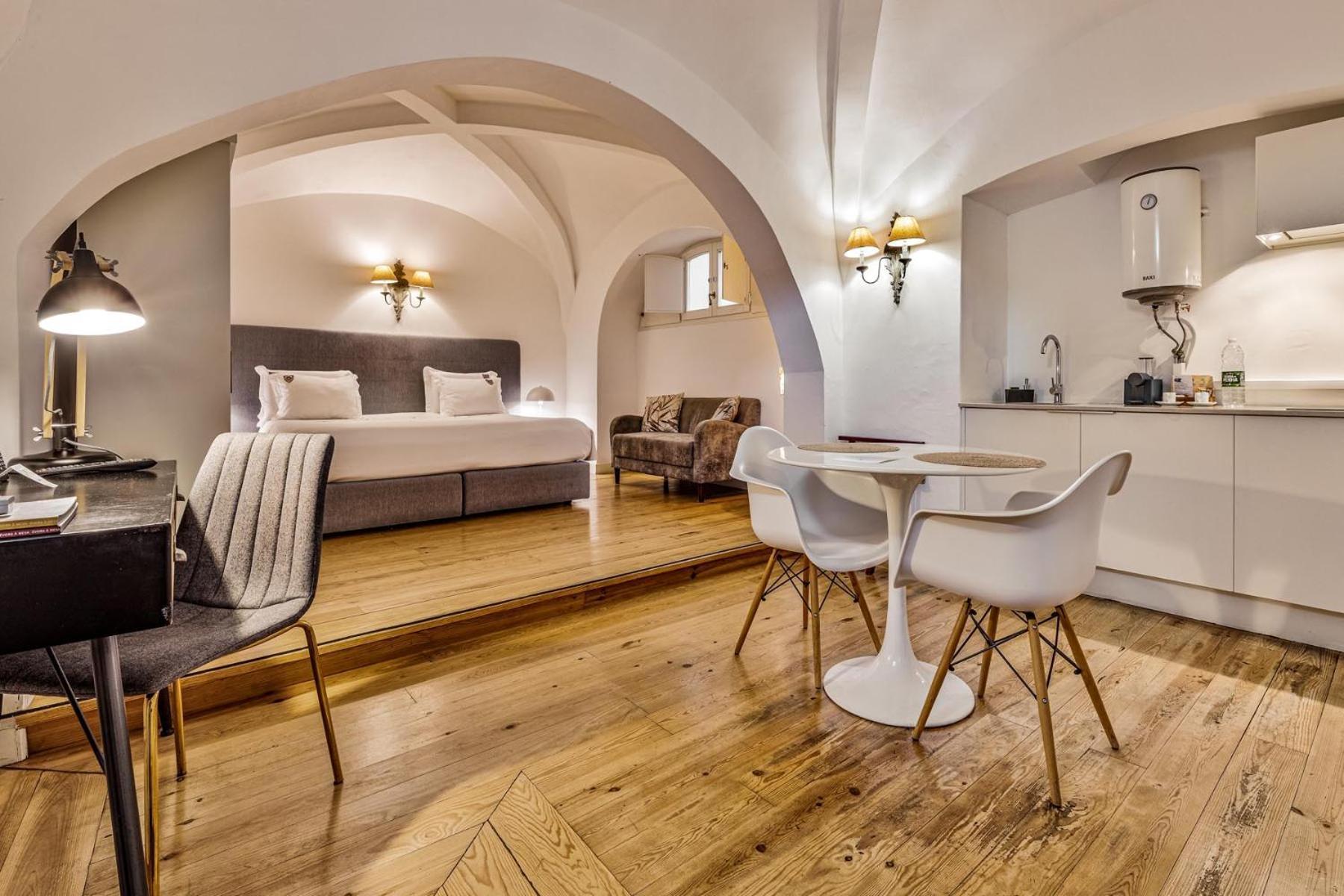 Studio Apartment