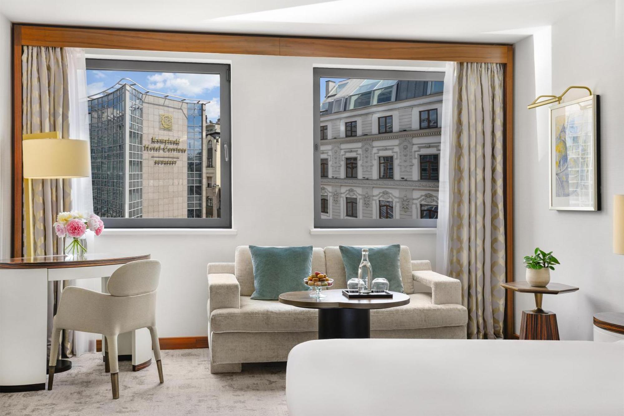 Corvinus Fashion Street View Room