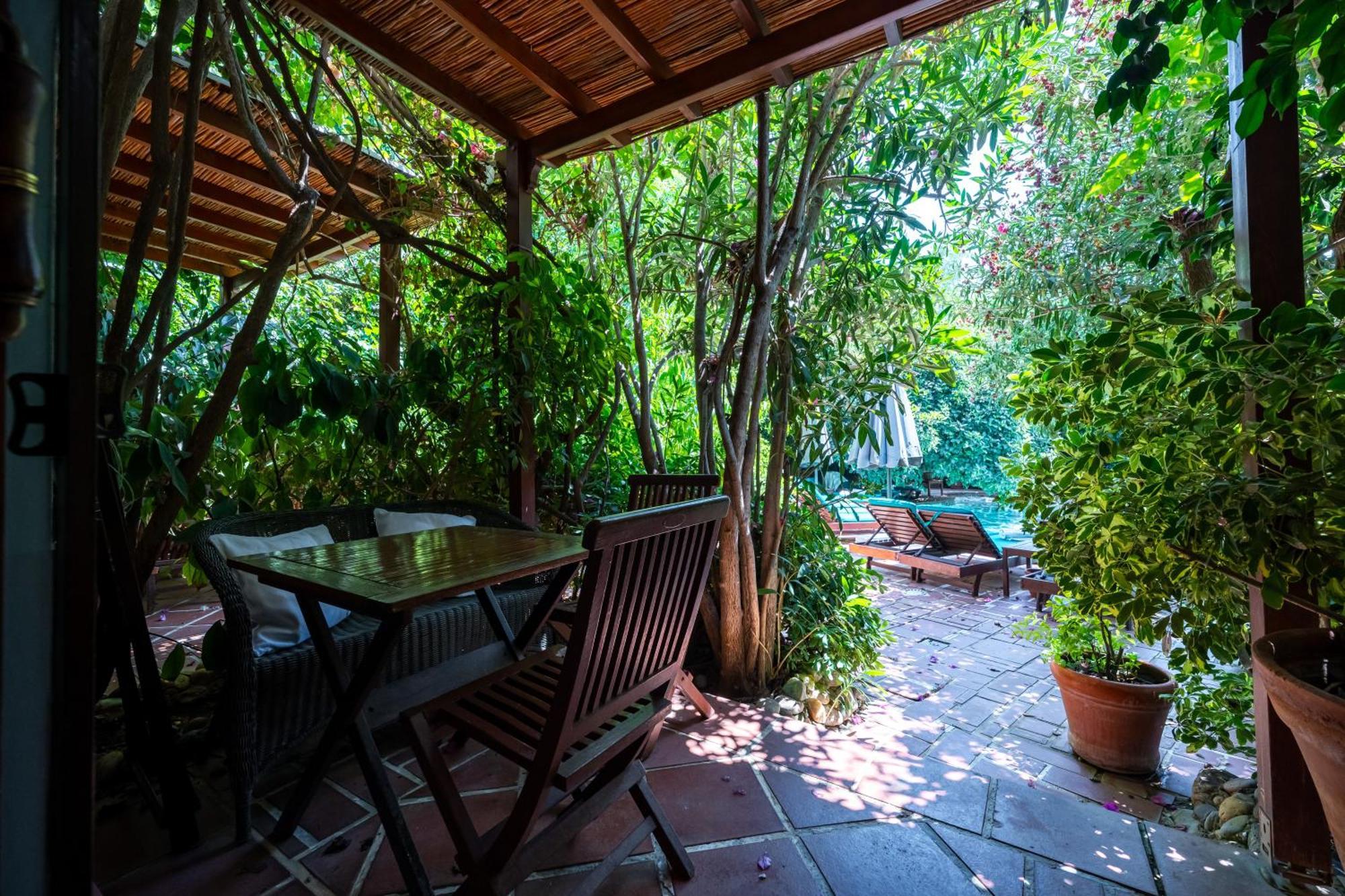 Standard Double or Twin Room Garden View