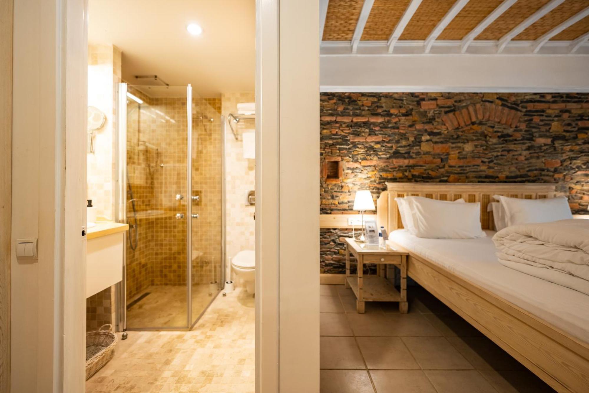 Standard Double or Twin Room Garden View