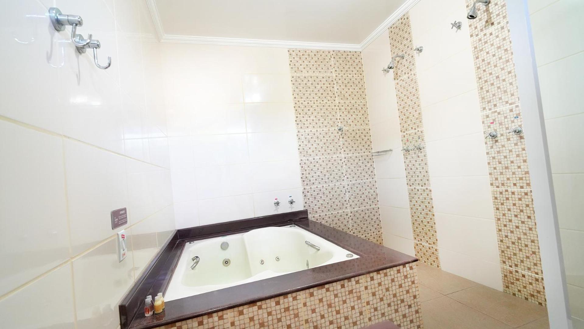 Queen Room Spa Bath