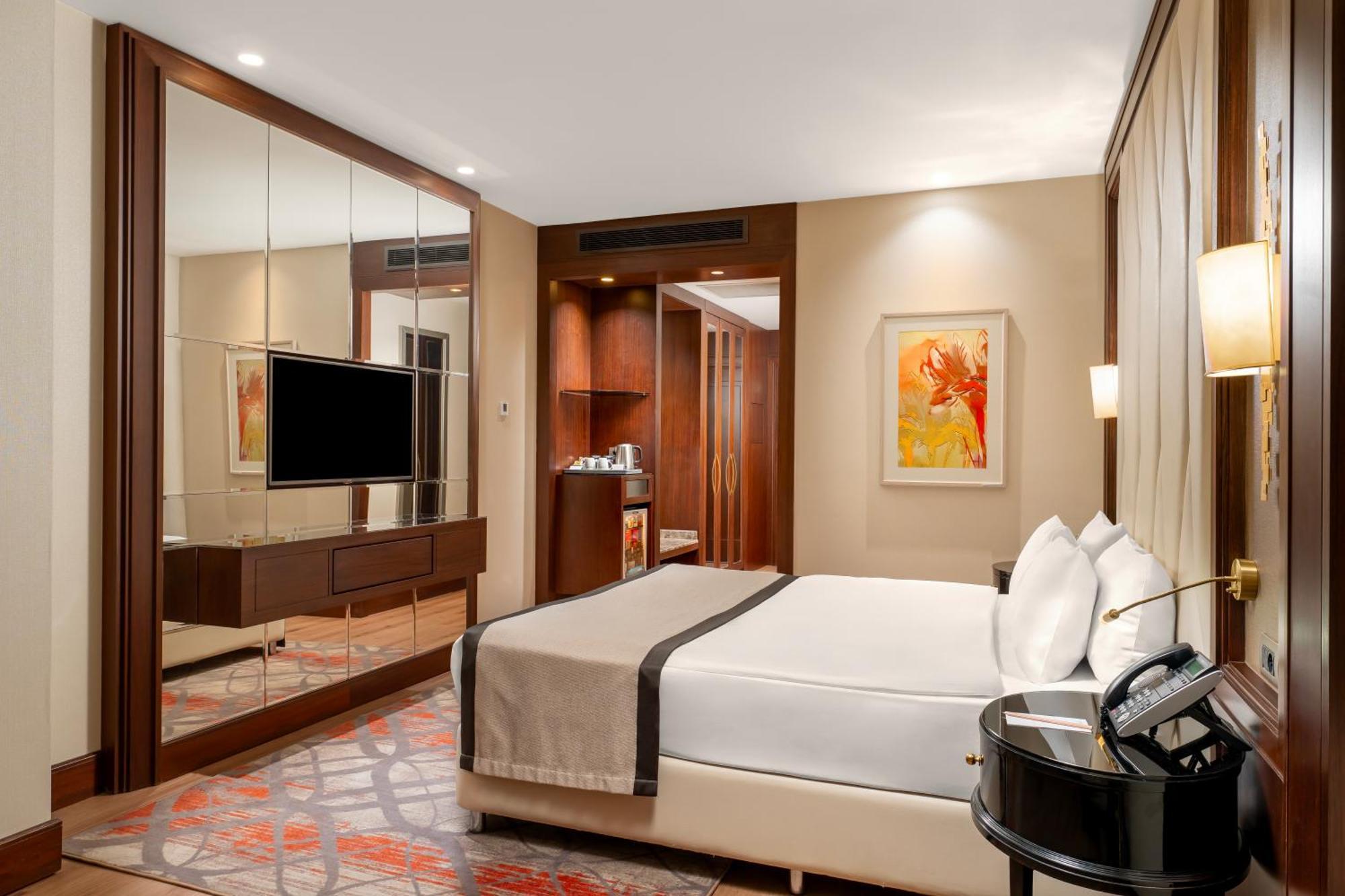 Superior Room Queen Size Bed
