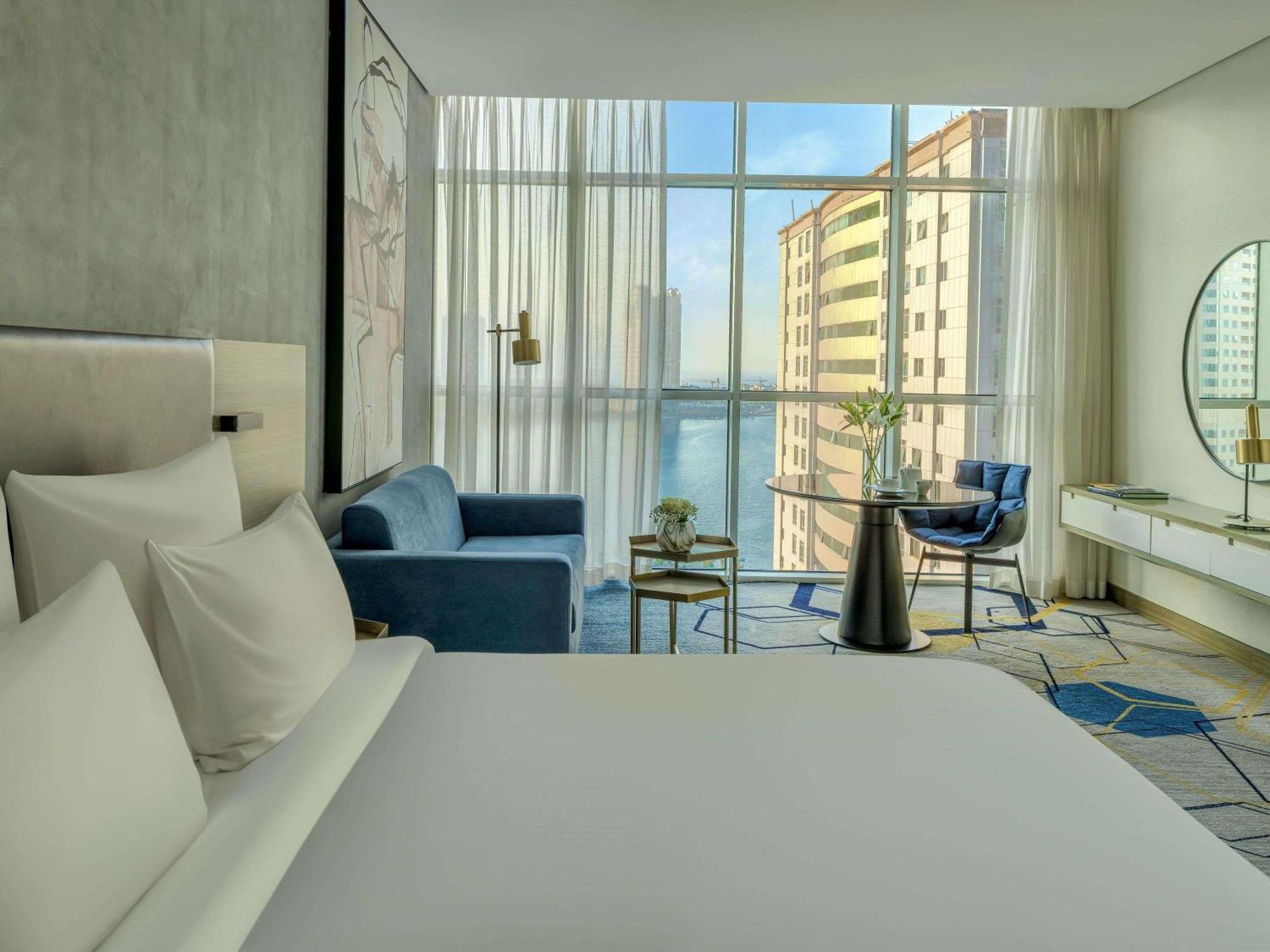 Superior King Room City View