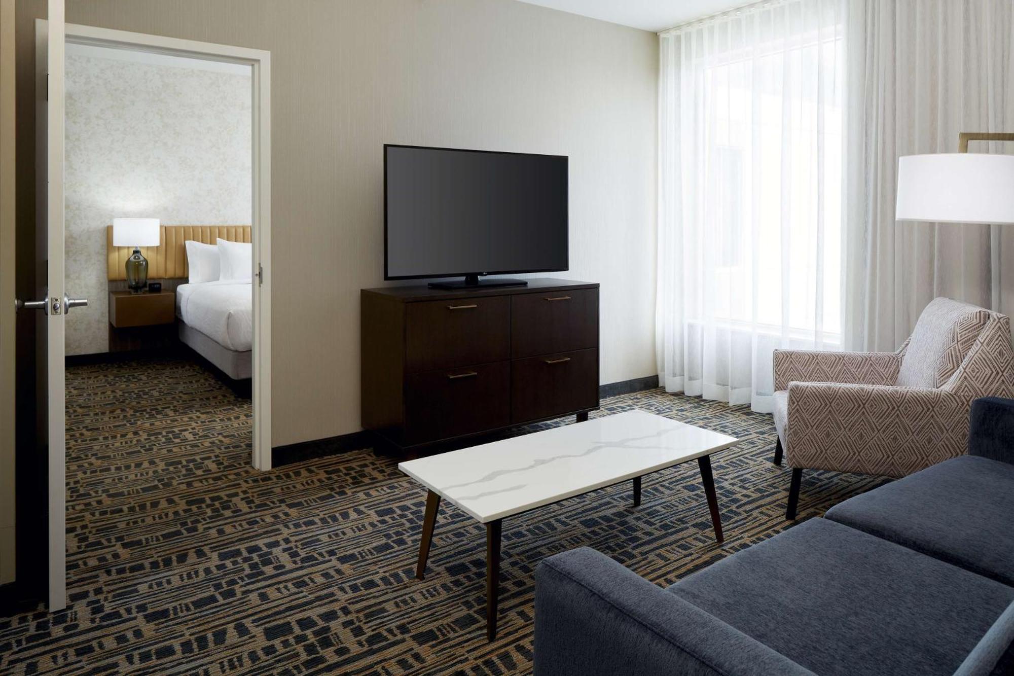 One-Bedroom King Suite Non-Smoking