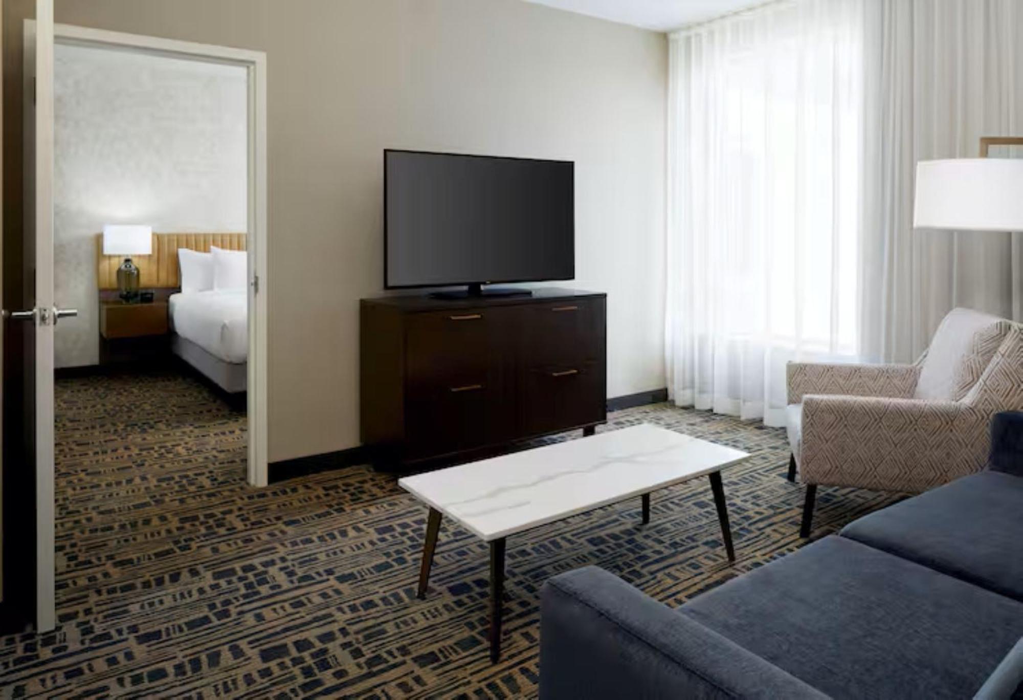 One-Bedroom King Suite Non-Smoking