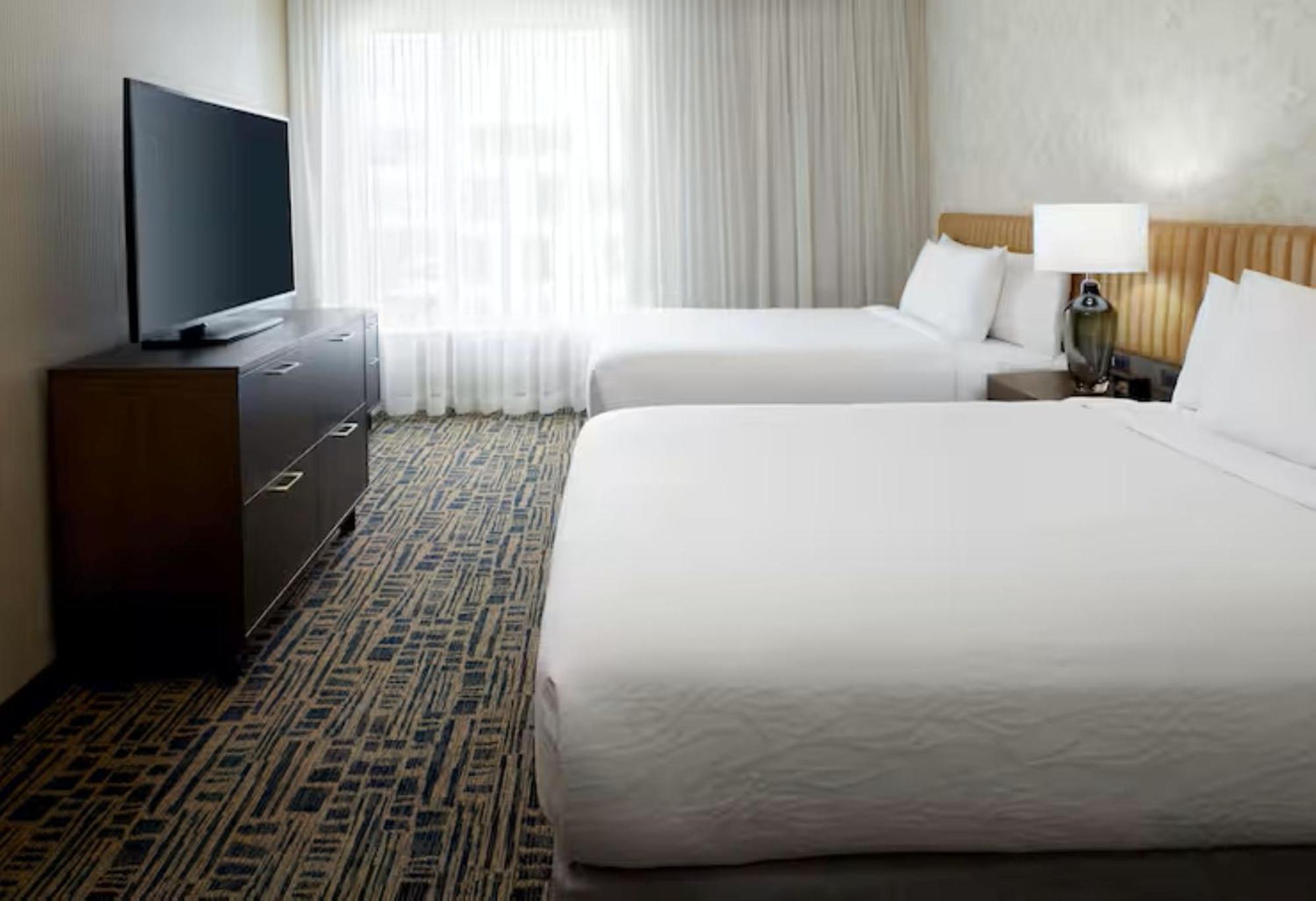One-Bedroom Queen Suite Two Queen Beds Non-Smoking