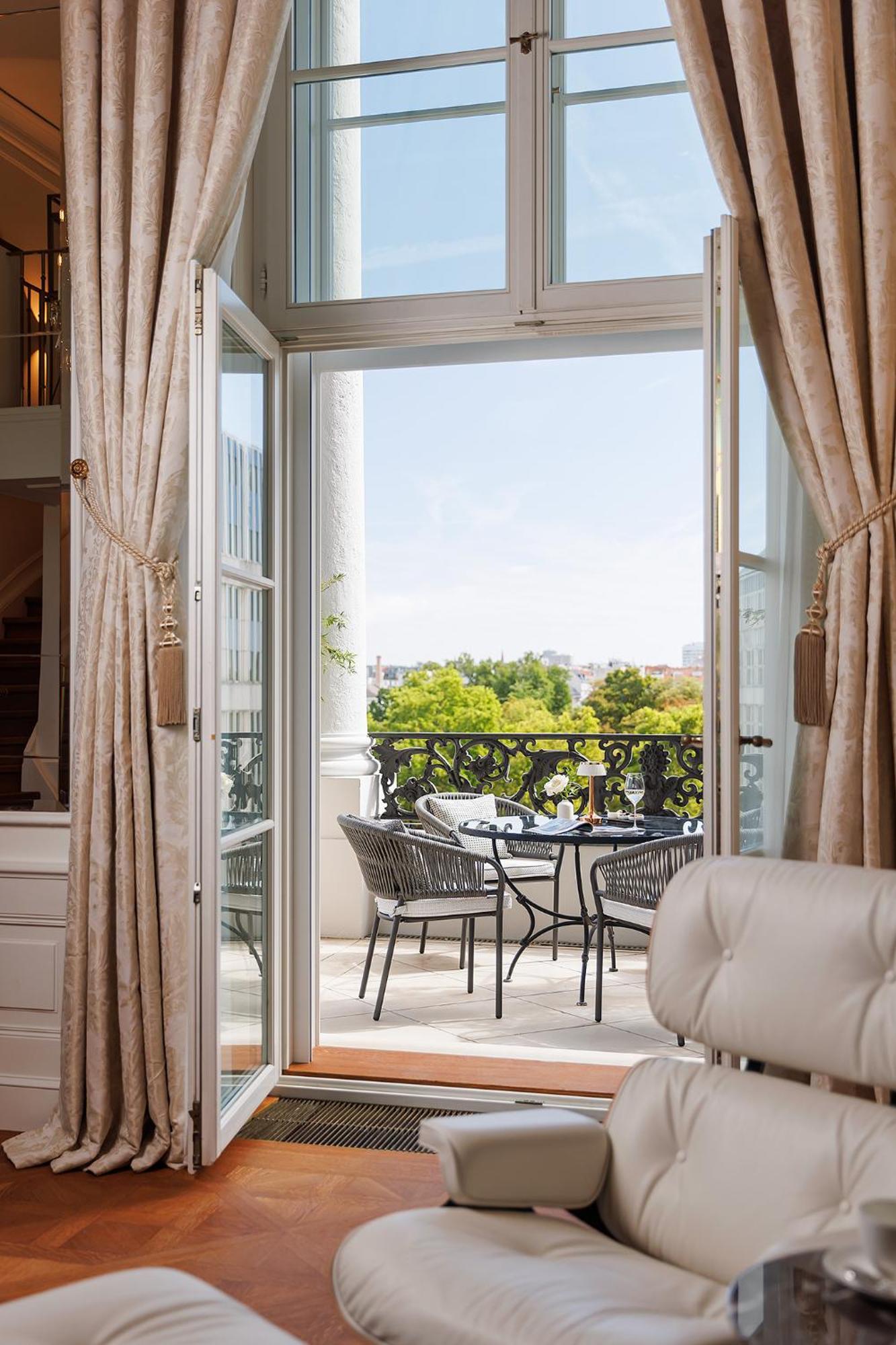 Imperial Gallery Suite Terrace