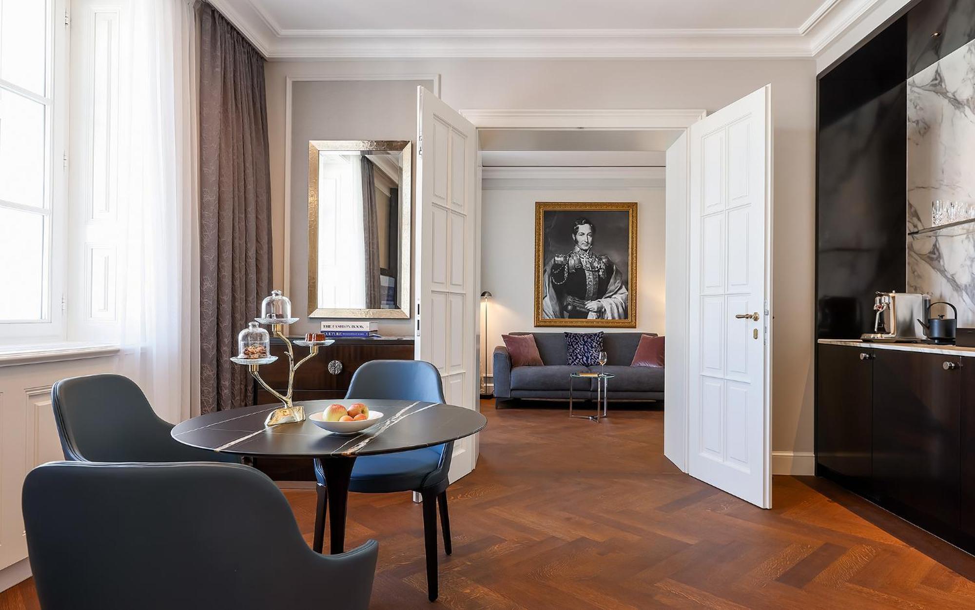 Deluxe Suite City View