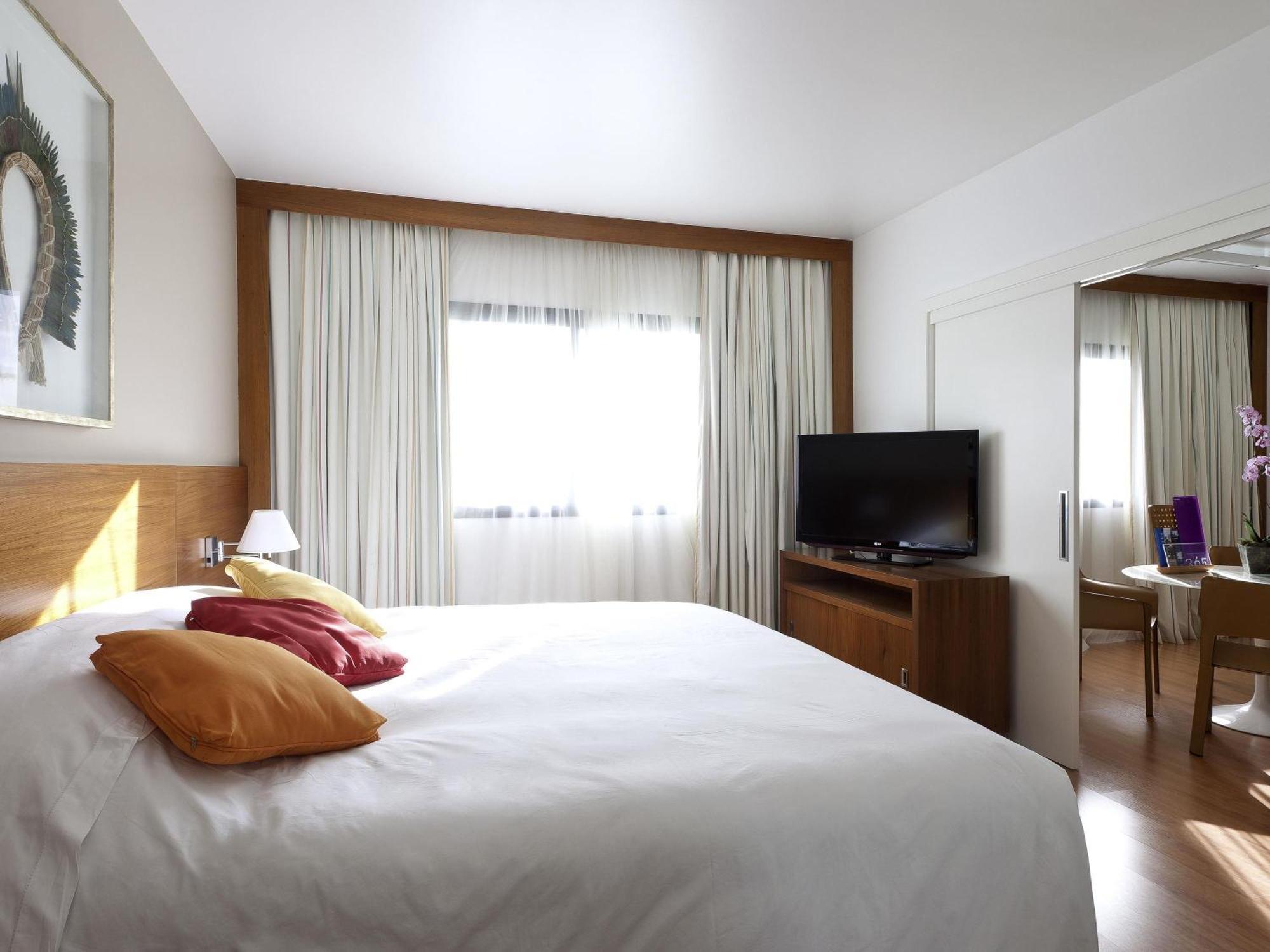 Superior Suite One King Bed