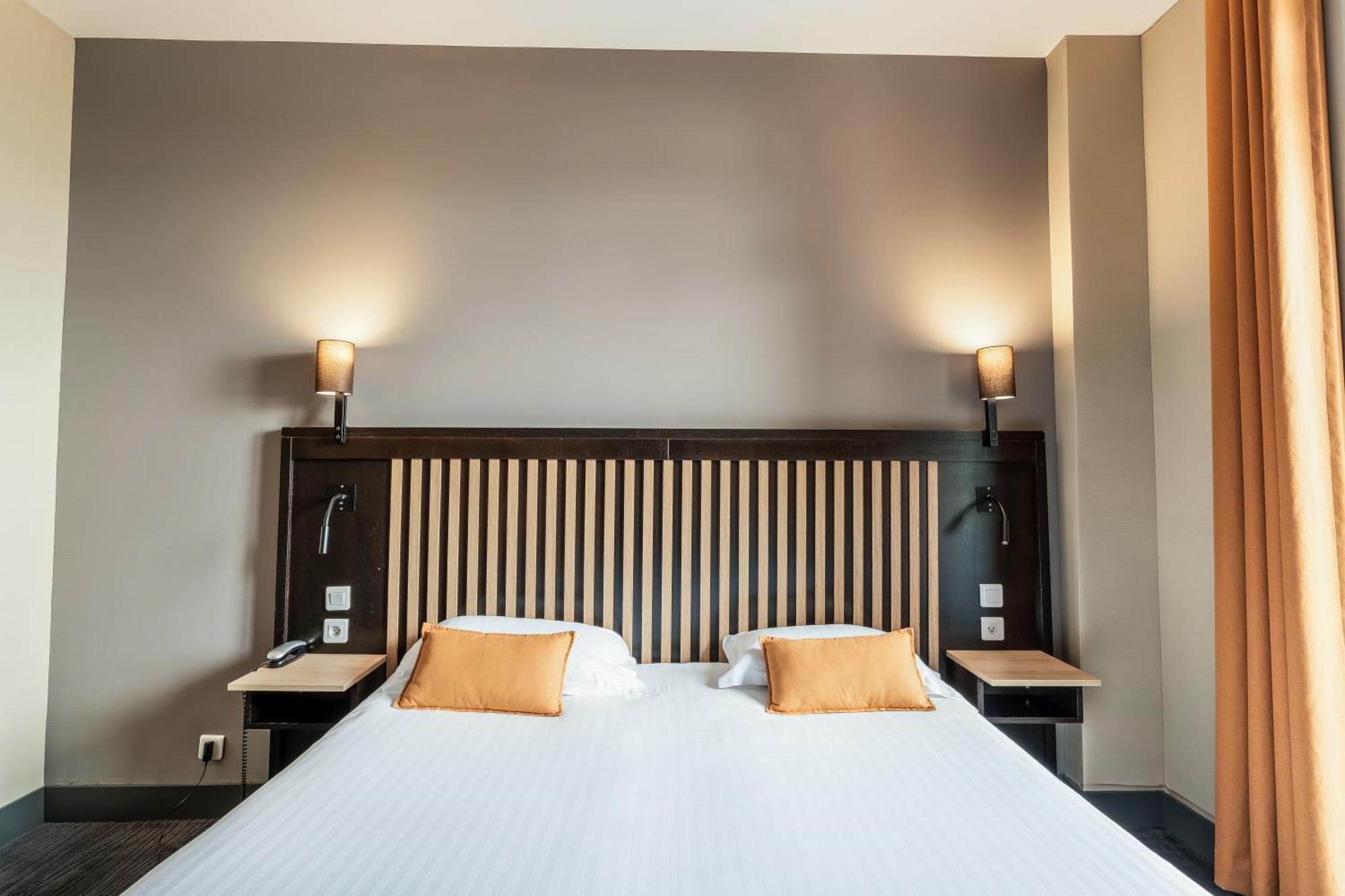 Classic Double or Twin Room Balcony