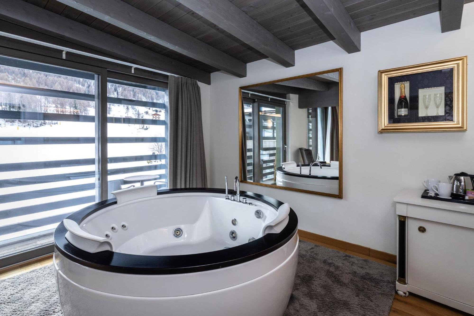 Suite Spa Bath