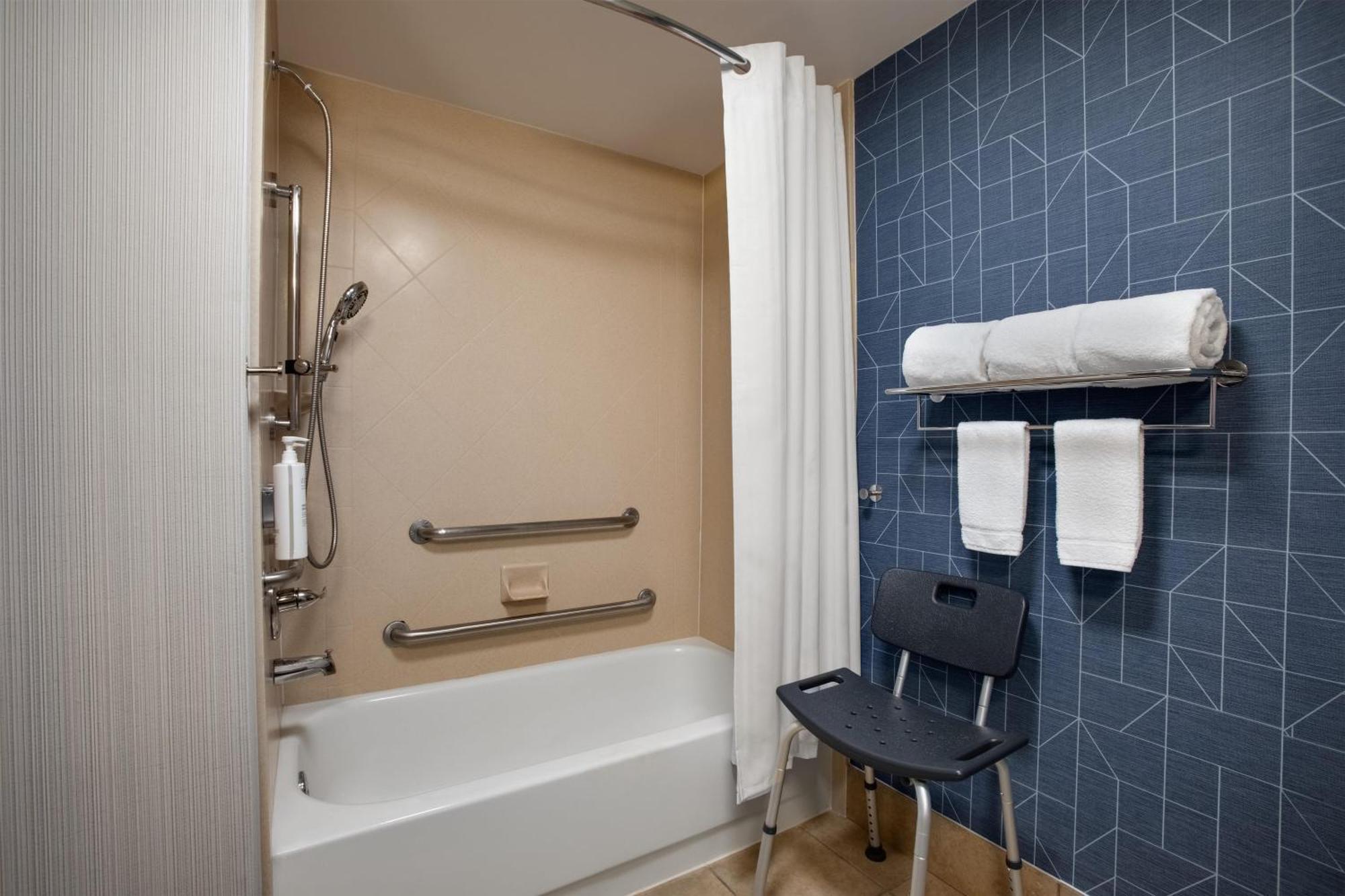 King Room Mobility Accessible Tub