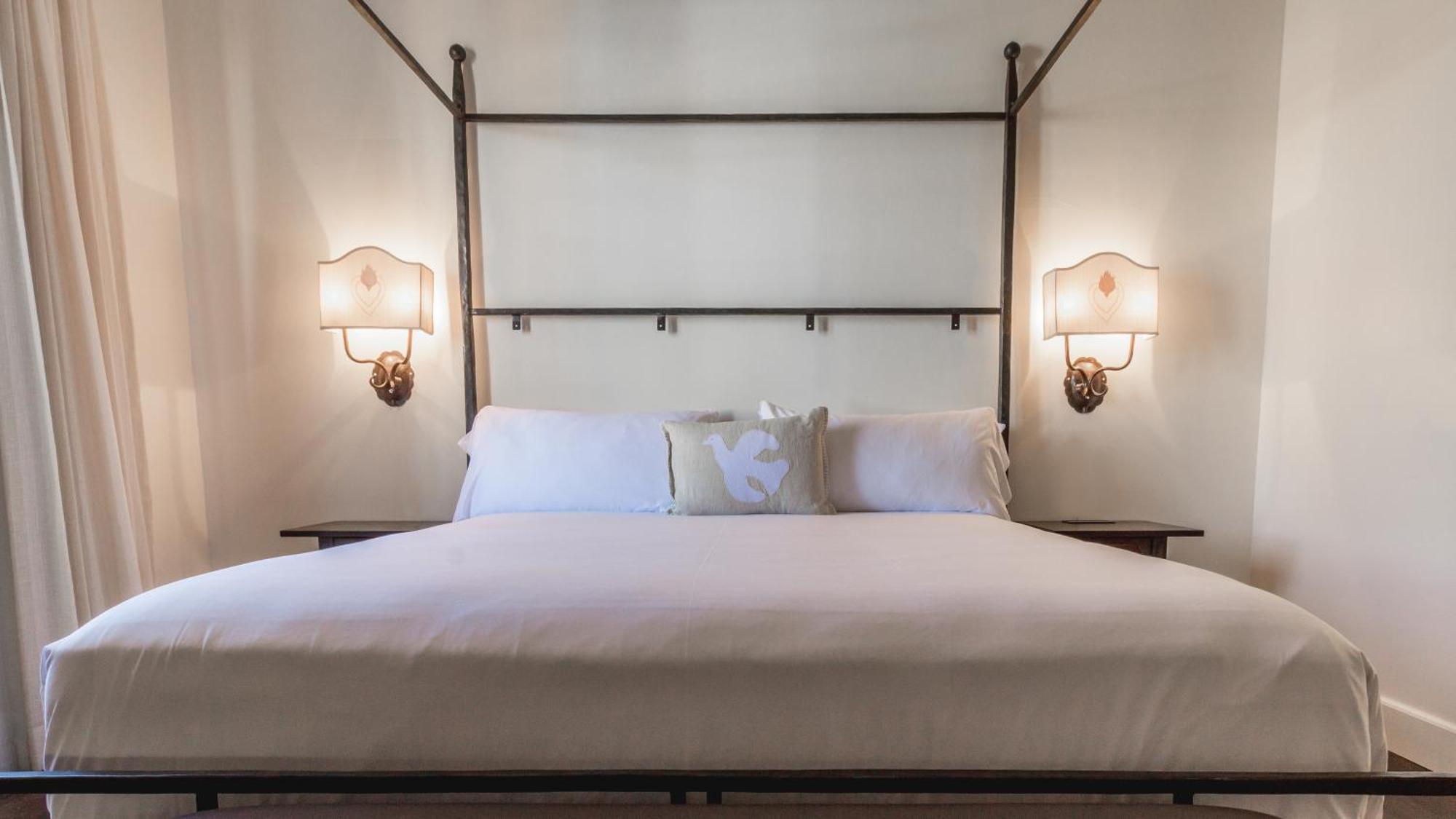 Deluxe King Suite