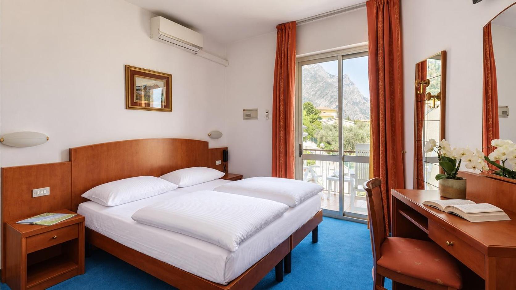 Standard Double or Twin Room Balcony side Lake view