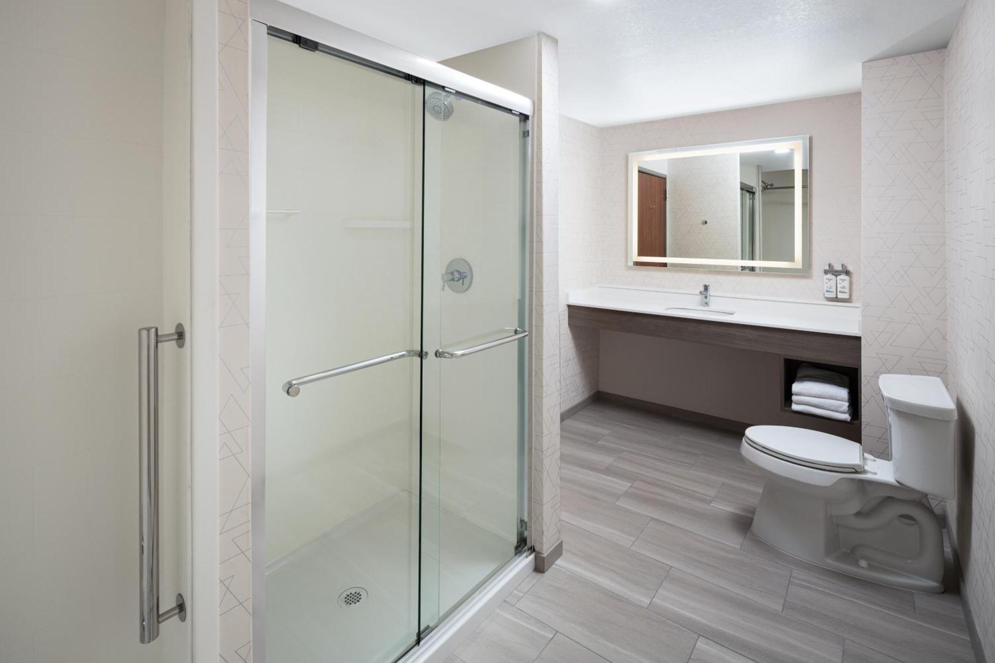 King Suite Extra Office Space