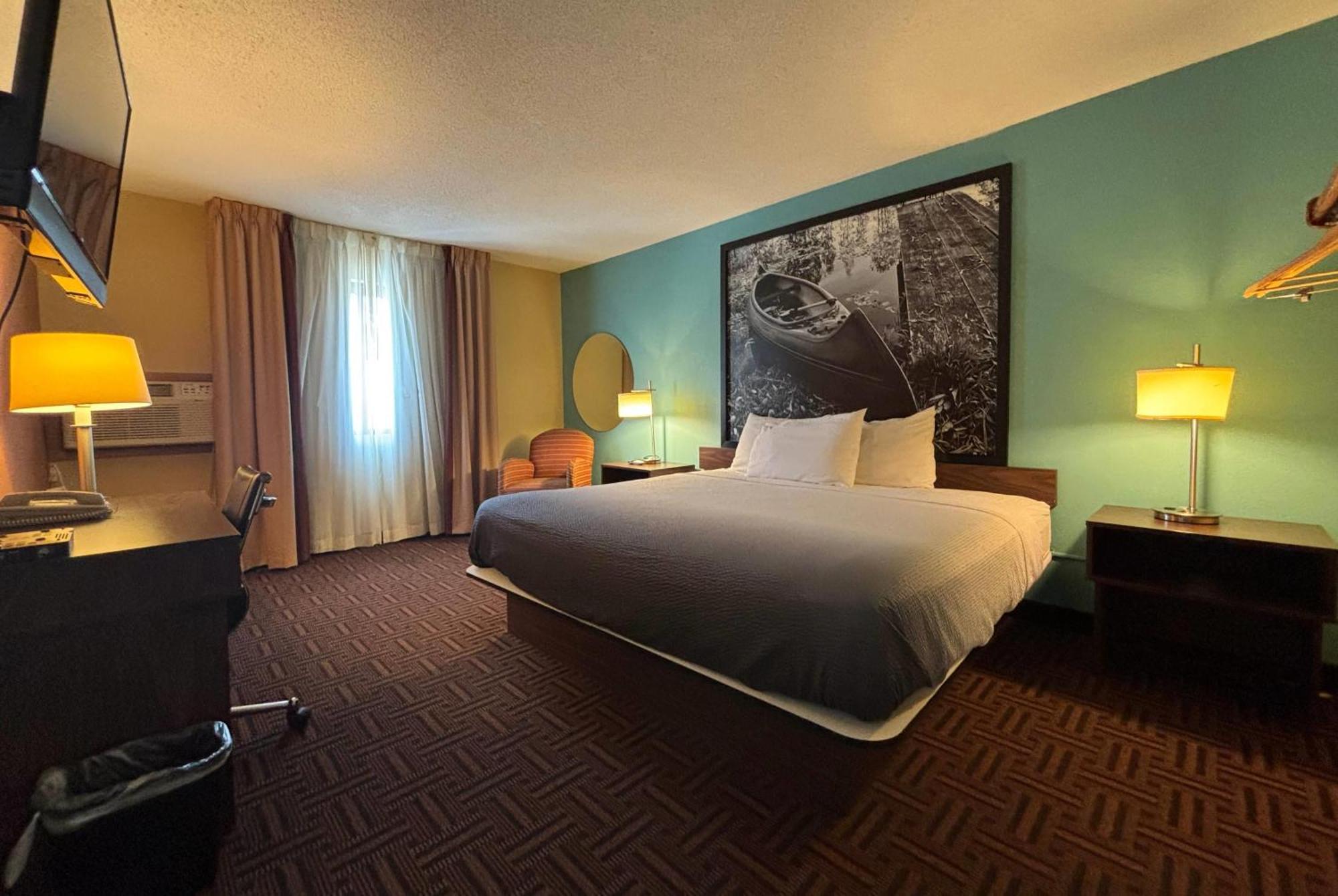 1 King Bed Studio Suite Non-Smoking