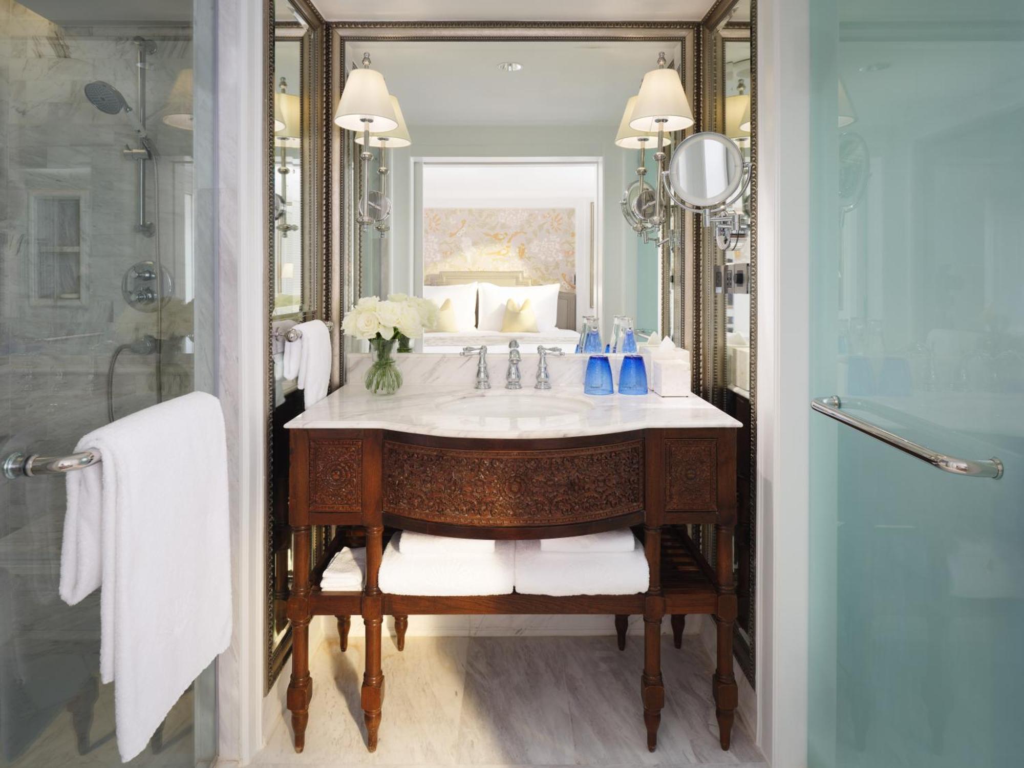 Chao Phraya Room King