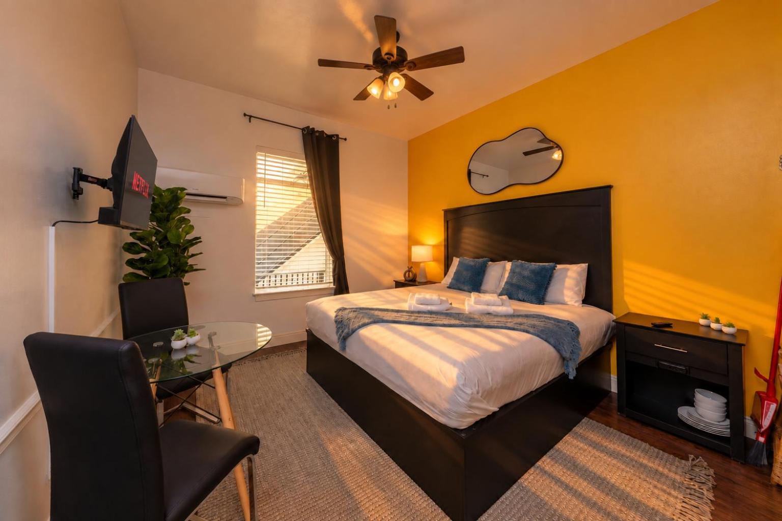 Deluxe King Room