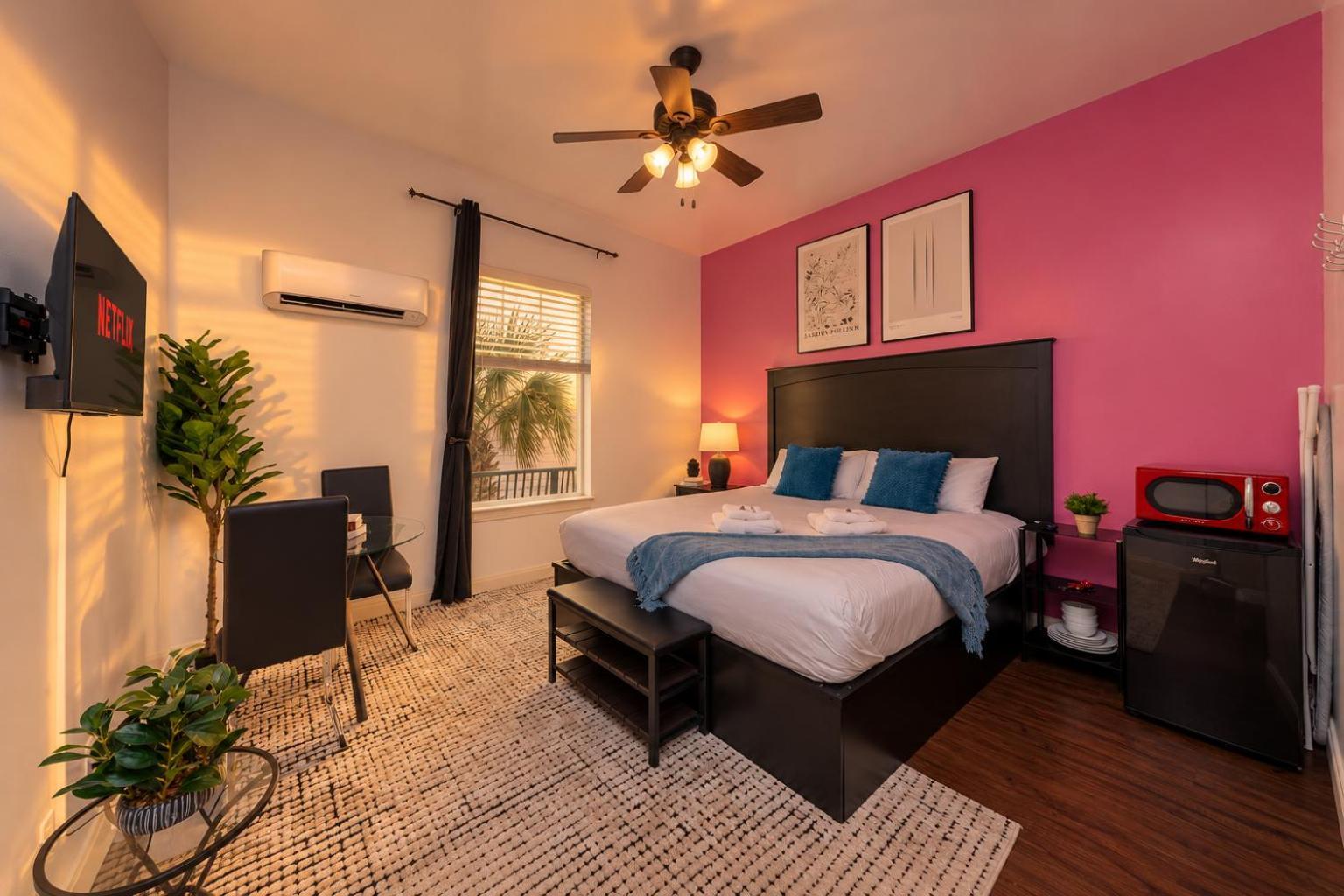 Deluxe King Room