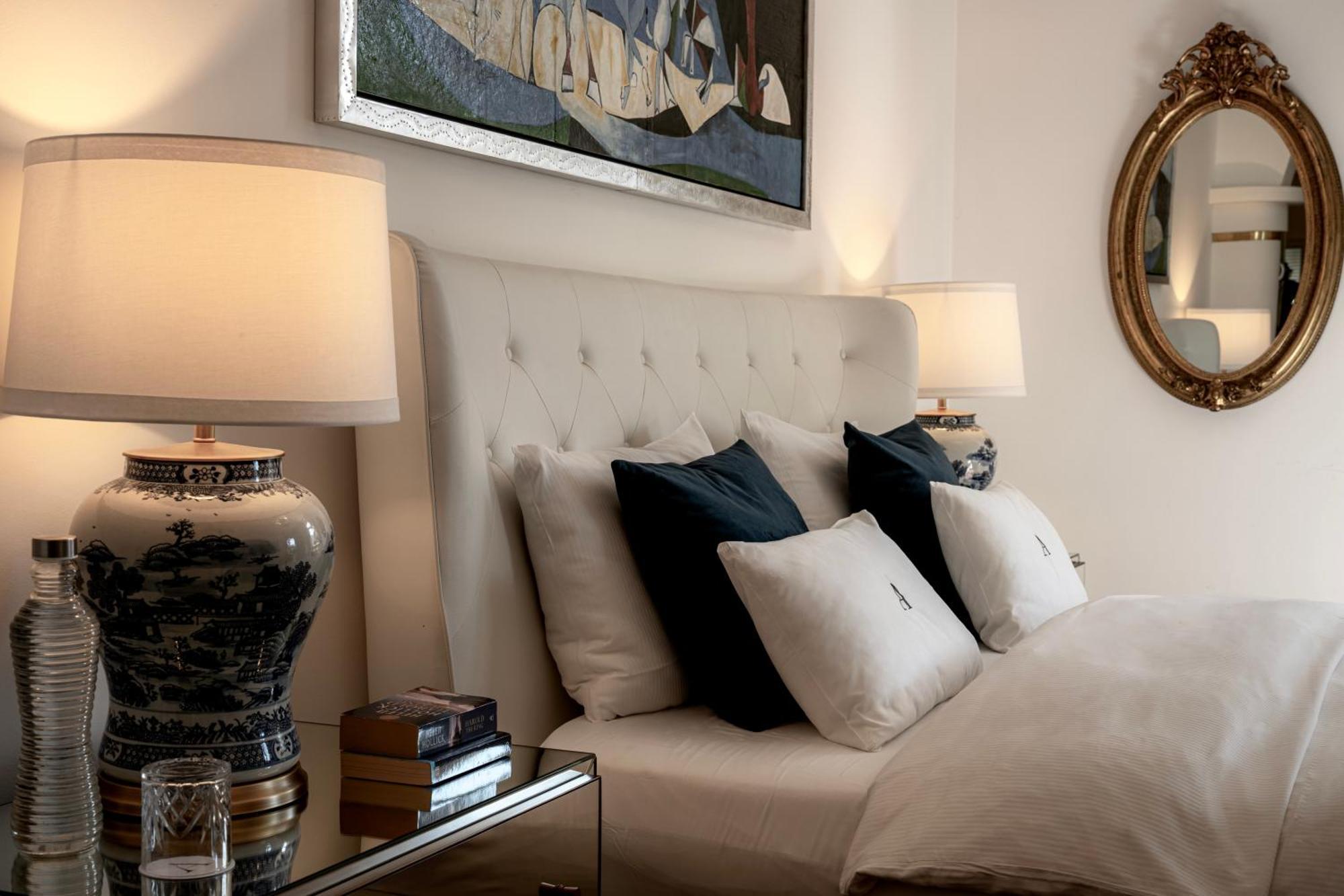 Luxury King Room