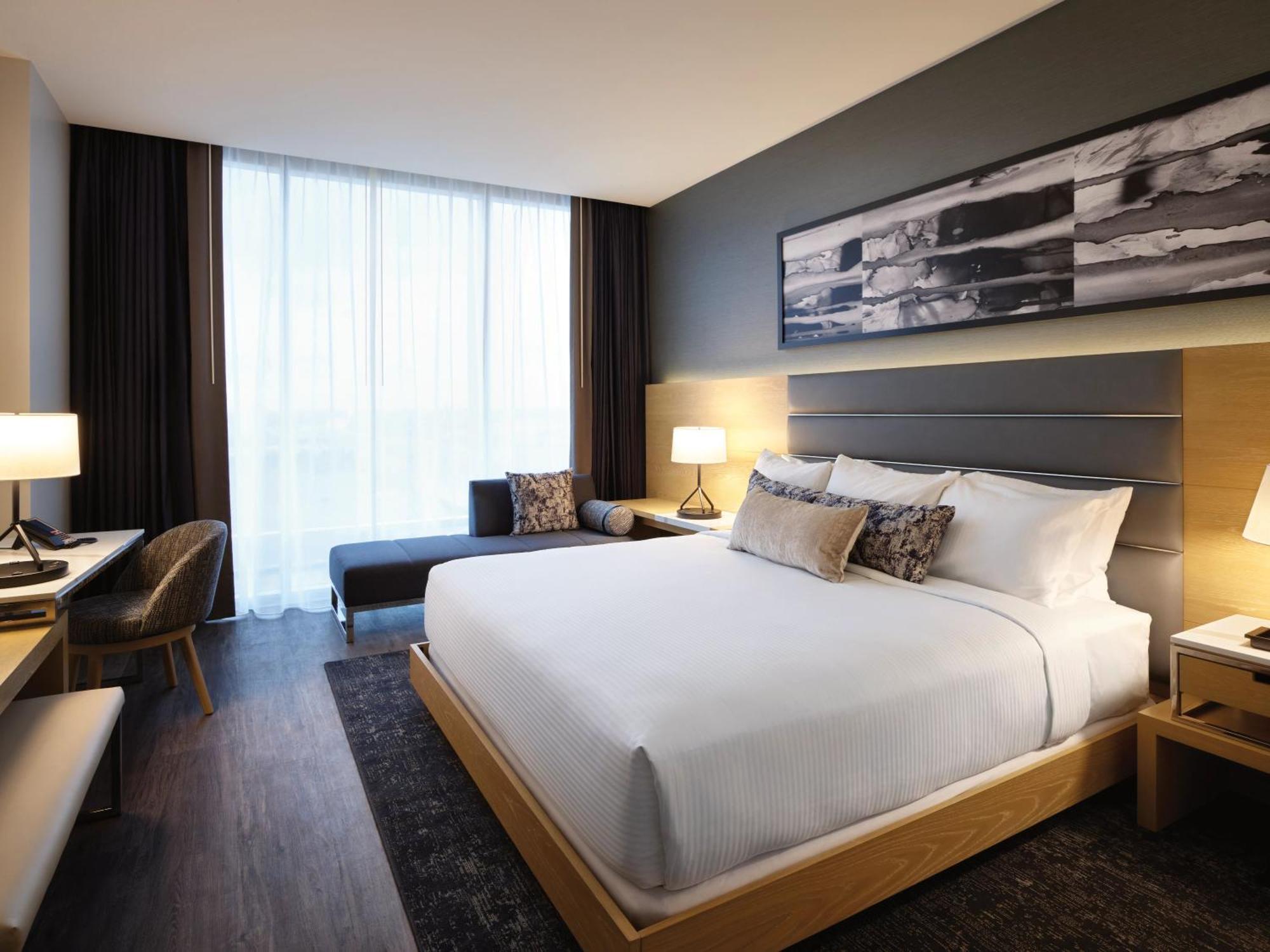 Deluxe King Room