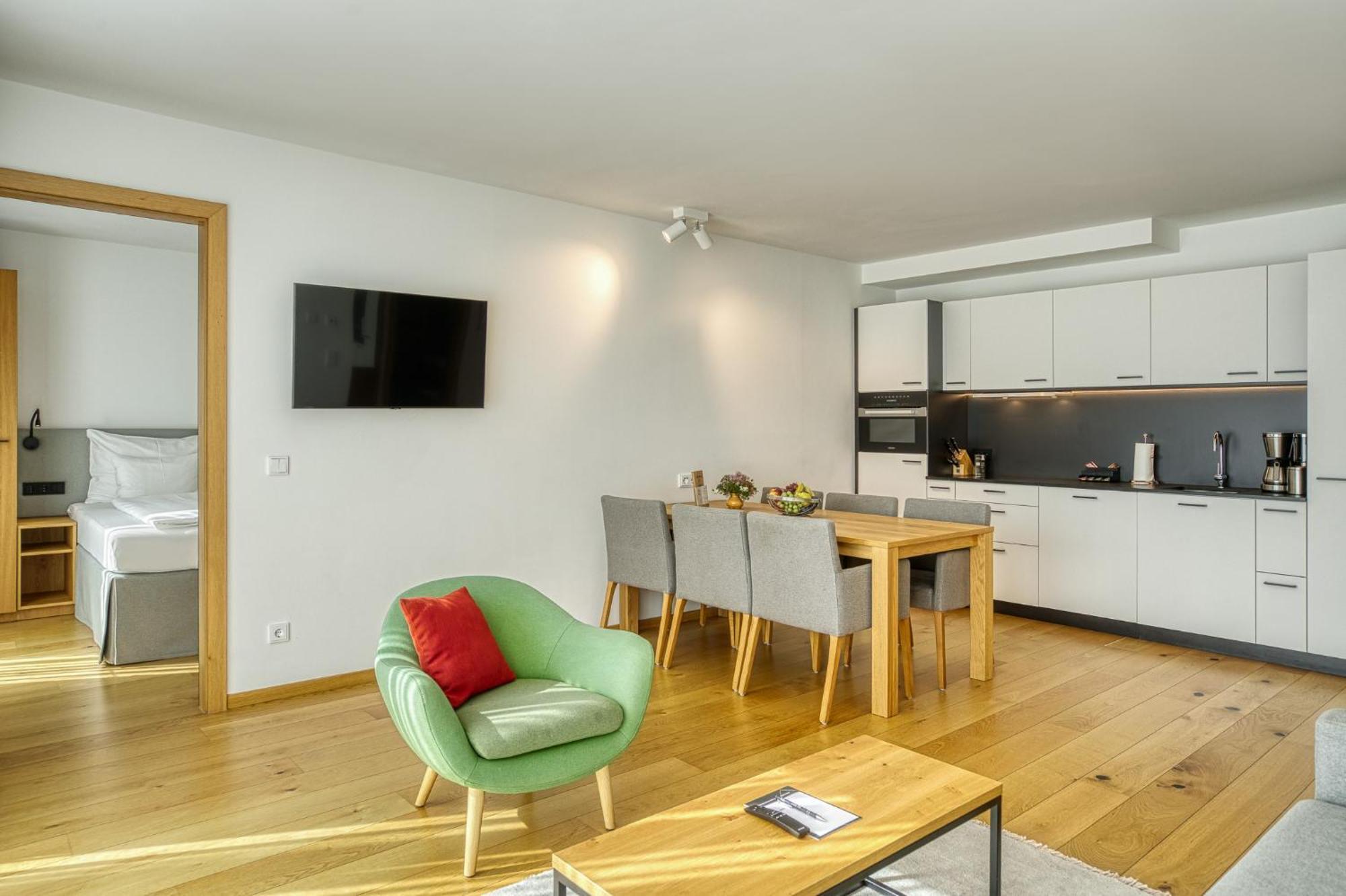 Deluxe Apartment 2 Bedrooms Balcony