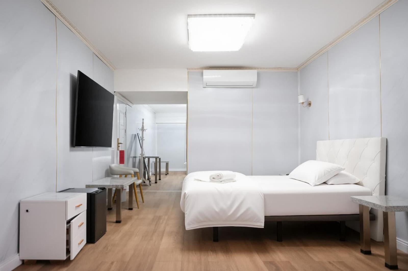 Large Single Room