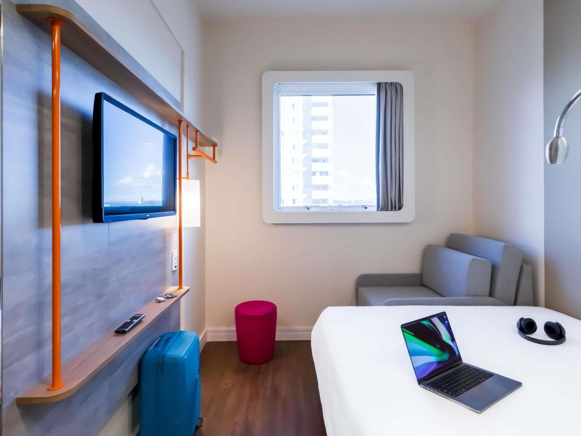 Standard Double Room Armchair